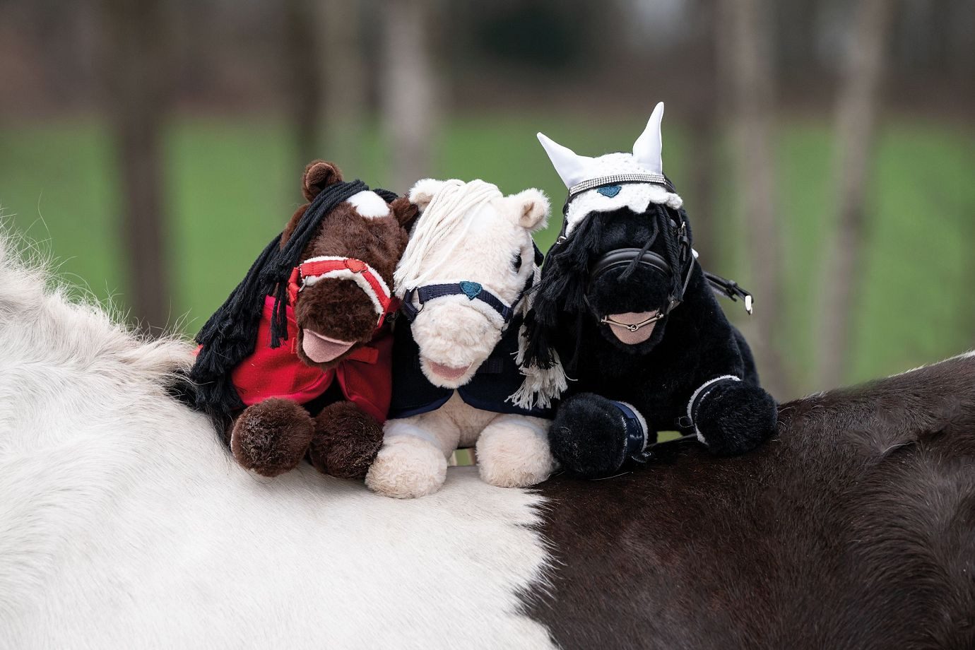 HKM Kuscheltier HKM Cuddle Pony Kuschelpferd verschiedene Farben