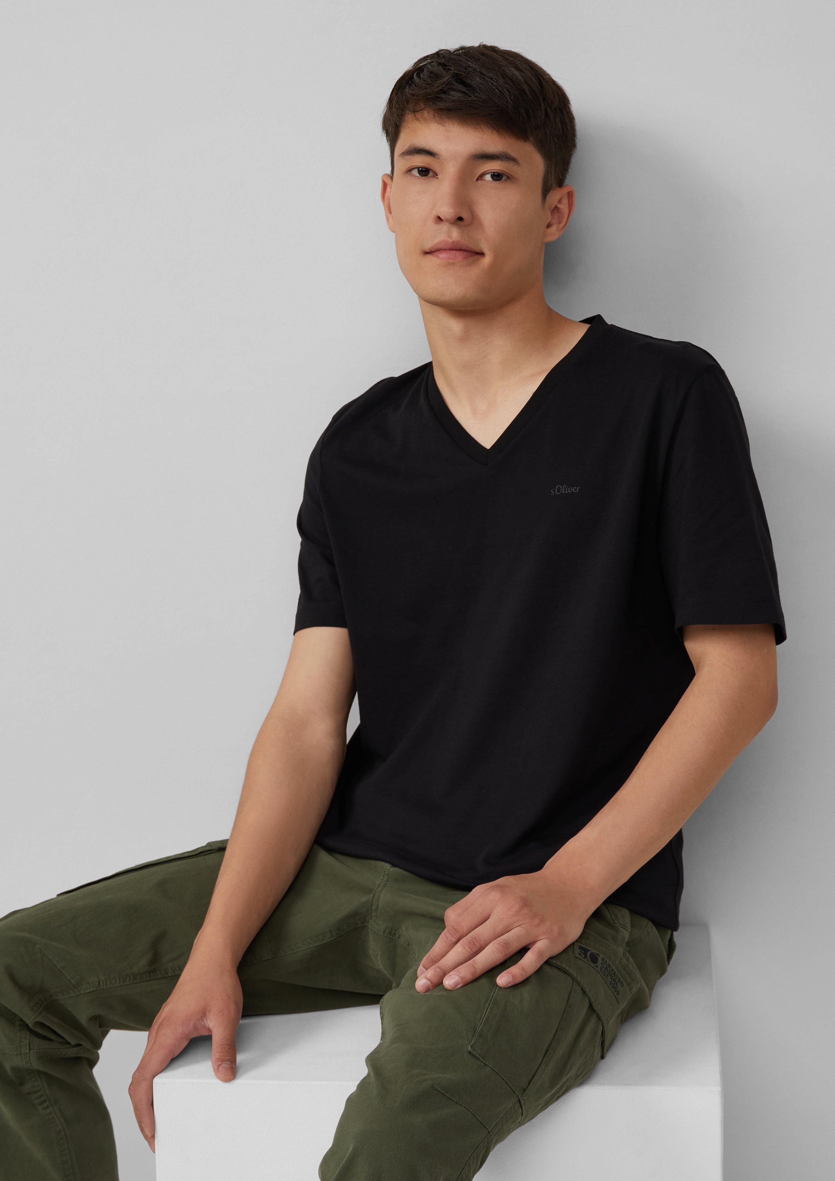 s.Oliver Kurzarmshirt Baumwoll-T-Shirt mit V-Ausschnitt und günstig online kaufen