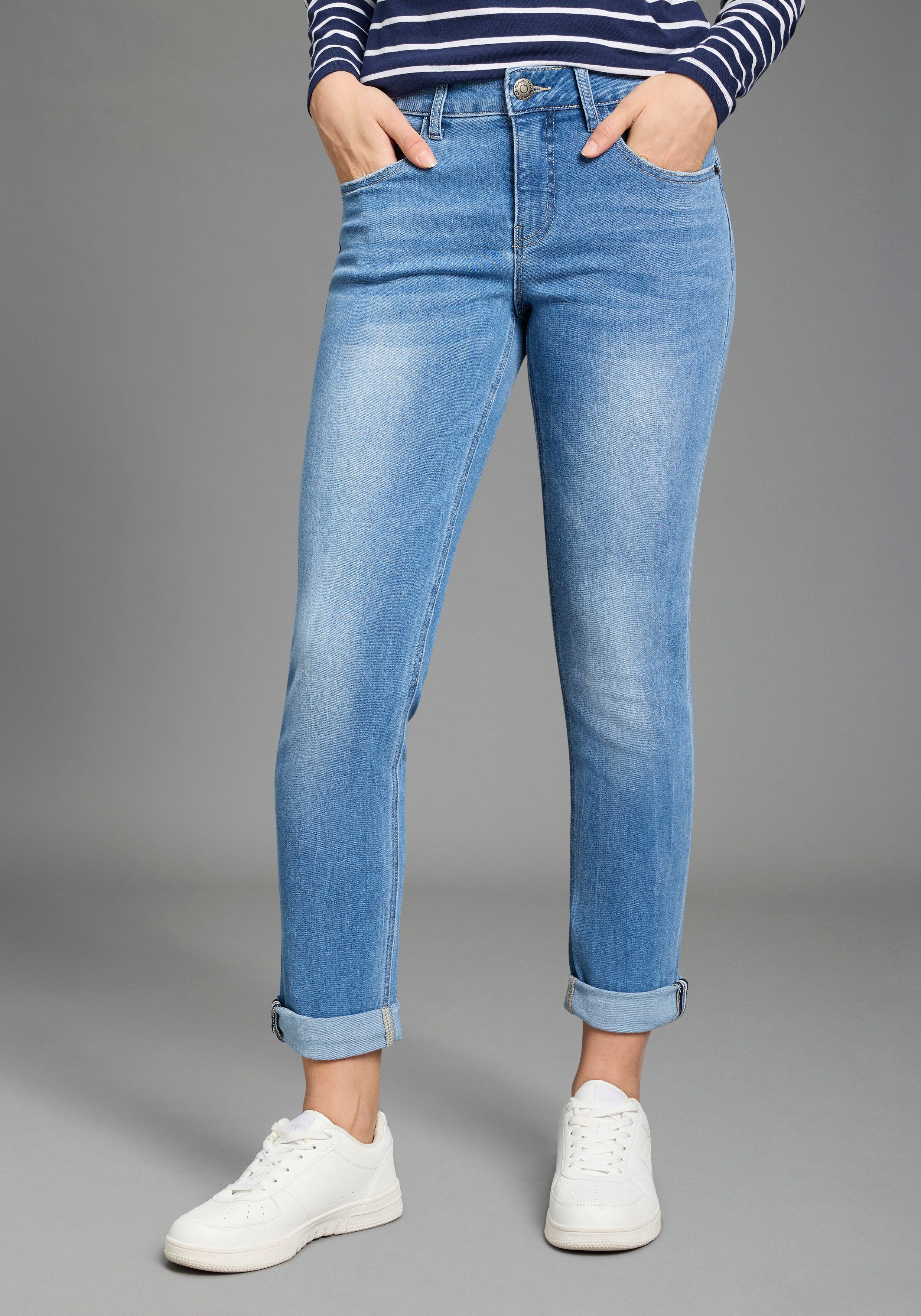 KangaROOS Relax-fit-Jeans RELAX-FIT HIGH WAIST knöchelfreie Schnittform, krempelbare Beinabschlüsse