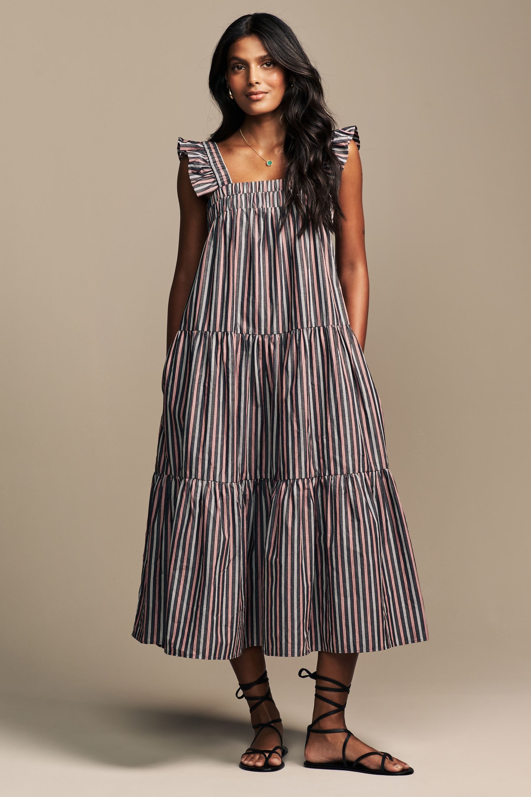 LAURA ASHLEY Maxikleid Laura Ashley Maxikleid mit Rüschenträgern (1-tlg) günstig online kaufen