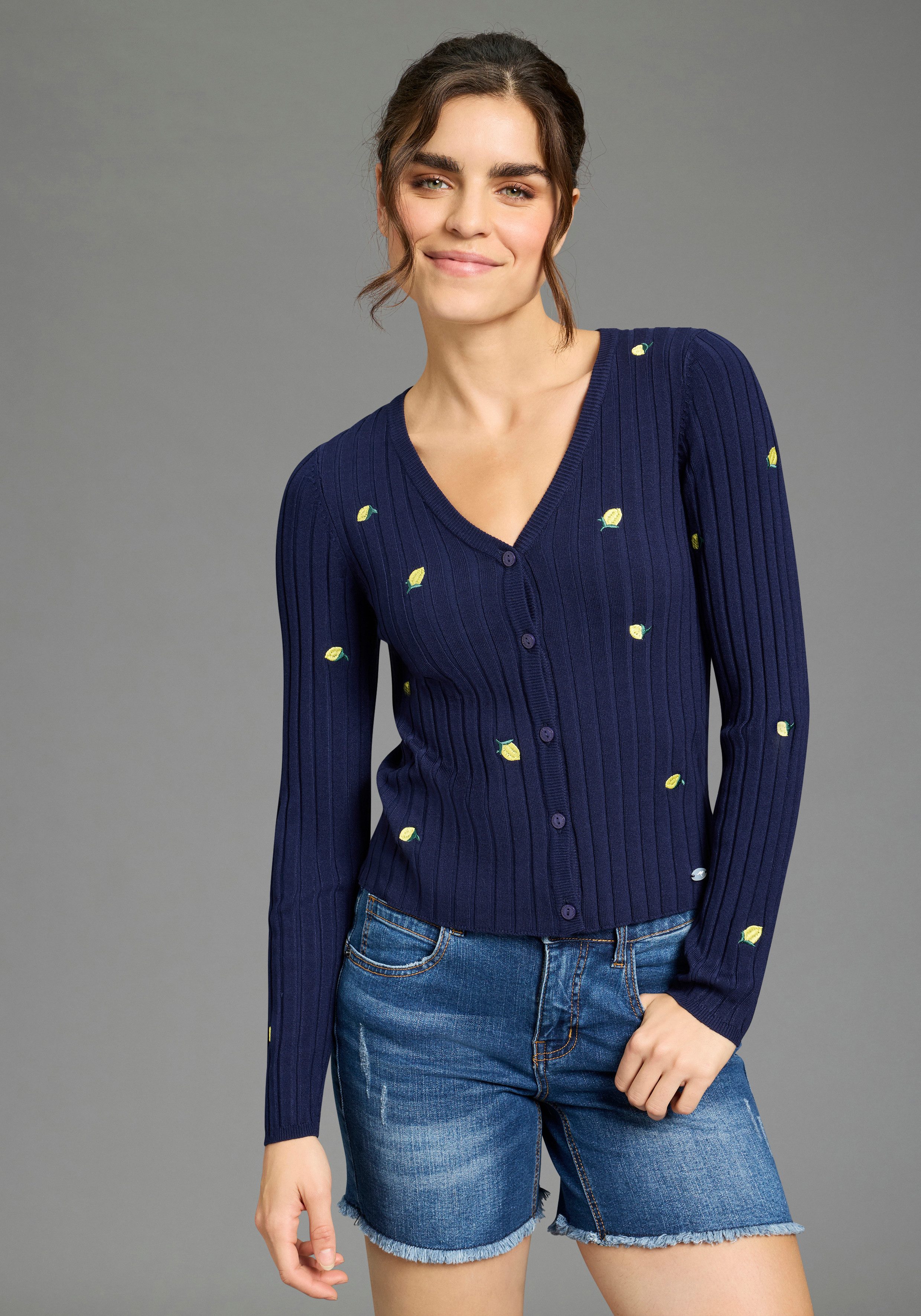 KangaROOS Strickjacke aus Rippstrick mit Stickerei günstig online kaufen