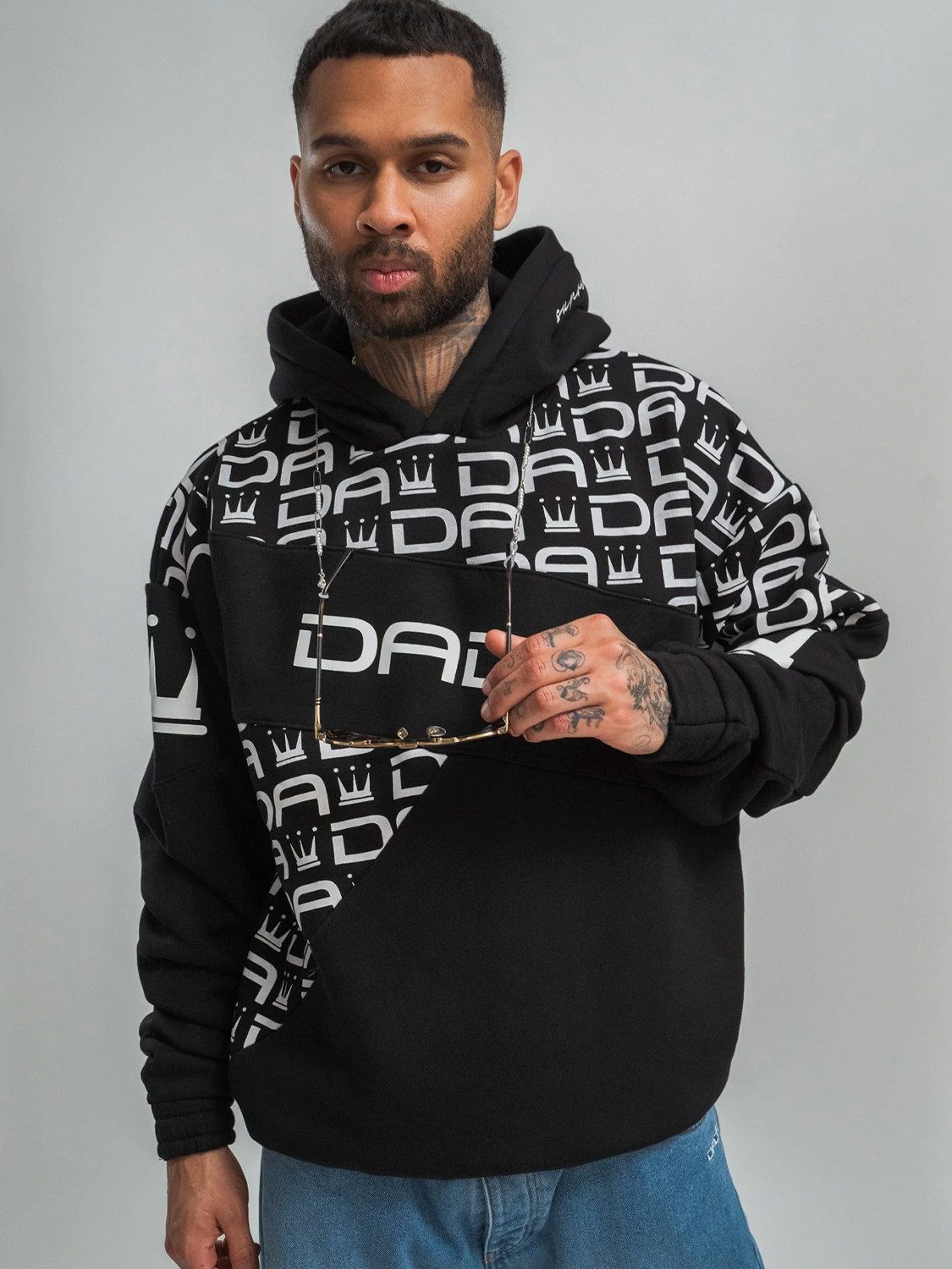 DADA Supreme Hoodie Oversize Schnitt mit Allover Logo und Kapuze Gaga Logo günstig online kaufen