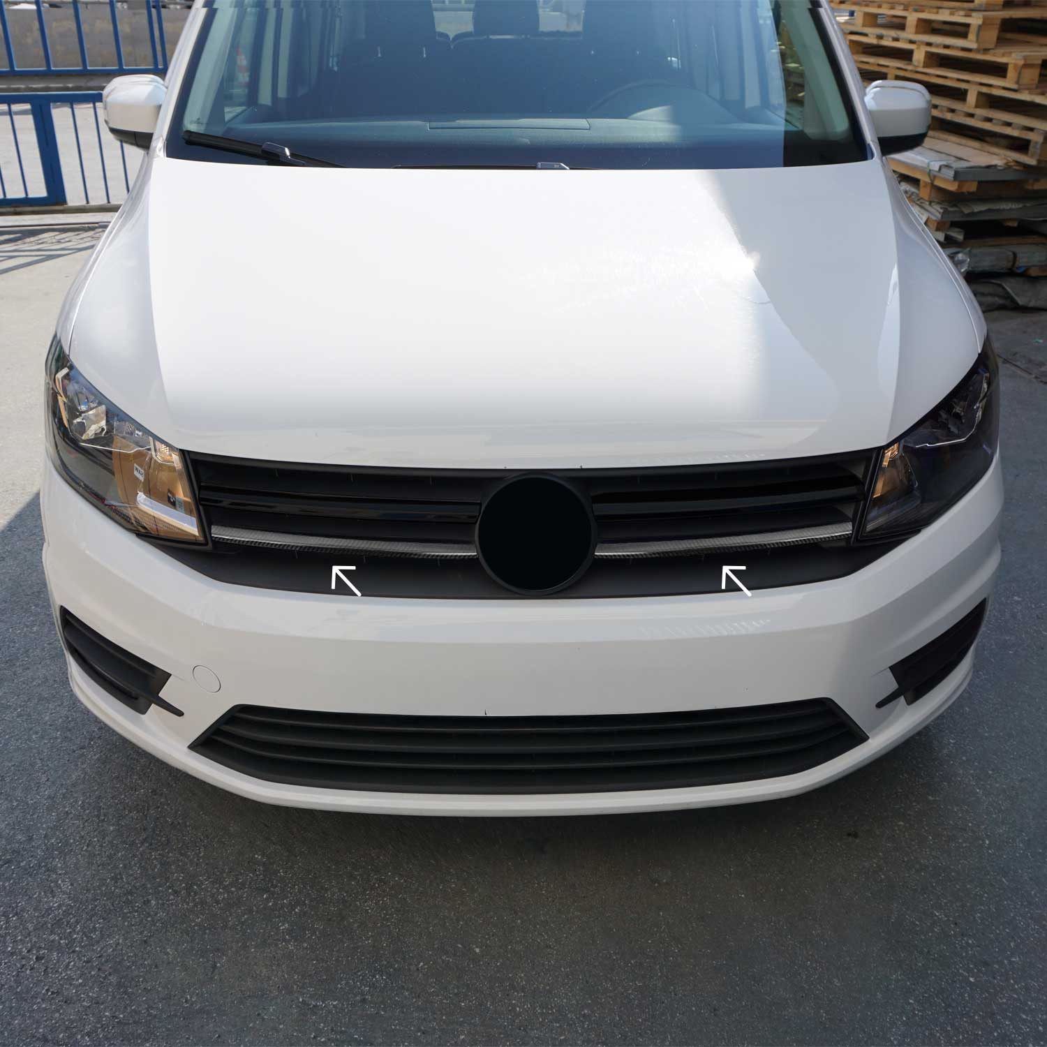 OMAC Zierleisten-Aufkleber Kühlergrill Leisten für VW Caddy 2015-2020 Kohlefaser Schwarz 2tlg, (2tlg), Langlebig,Einfache Reinigung,Einfache Installation,Rostbeständig