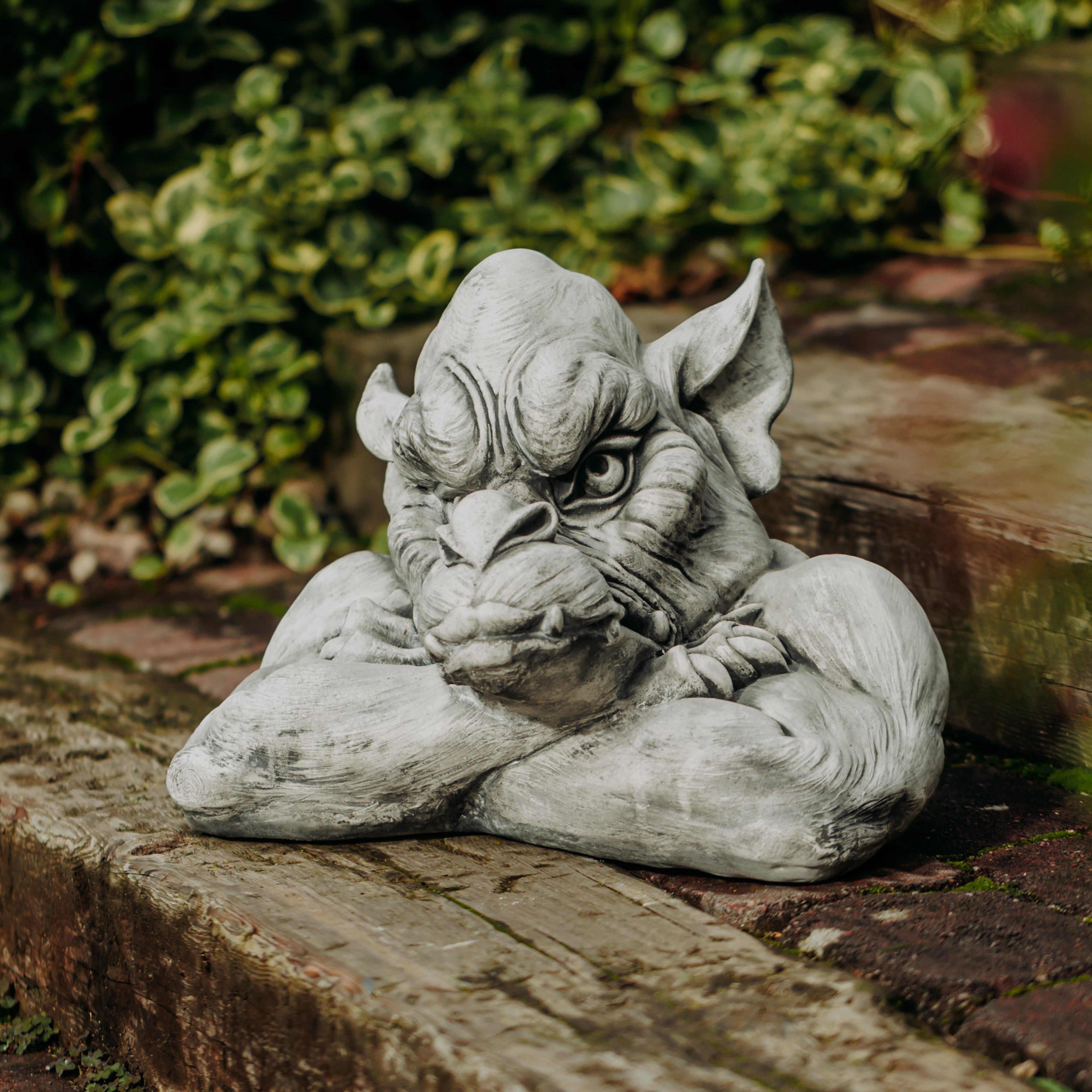 Gartenfigur Gargoyle Büste, Steinfigur, H. 33 cm, 31 kg, Grau