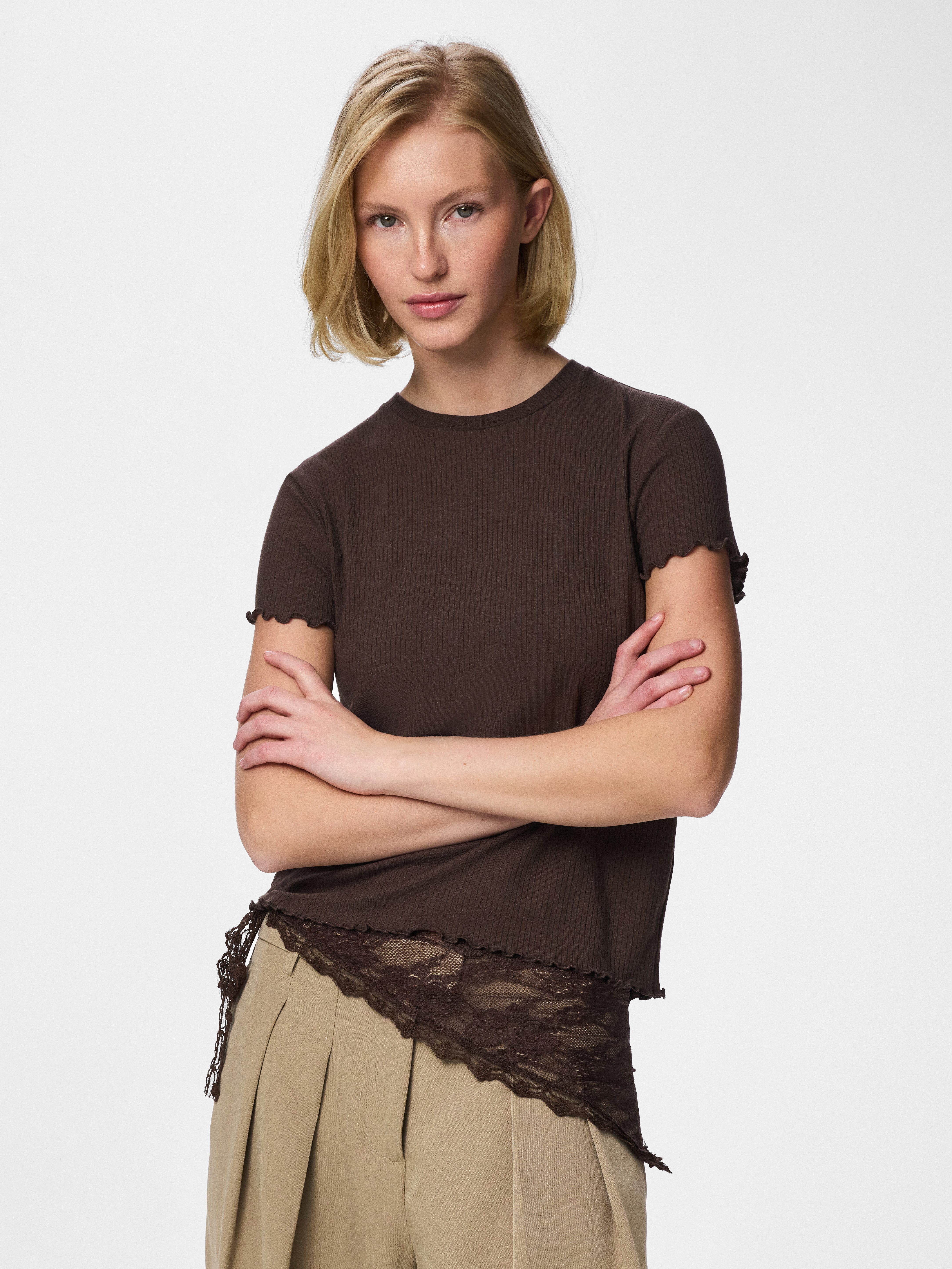 pieces Kurzarmshirt PCNICCA SS O-NECK TOP KAC BFD Viskosemischung, slim fit