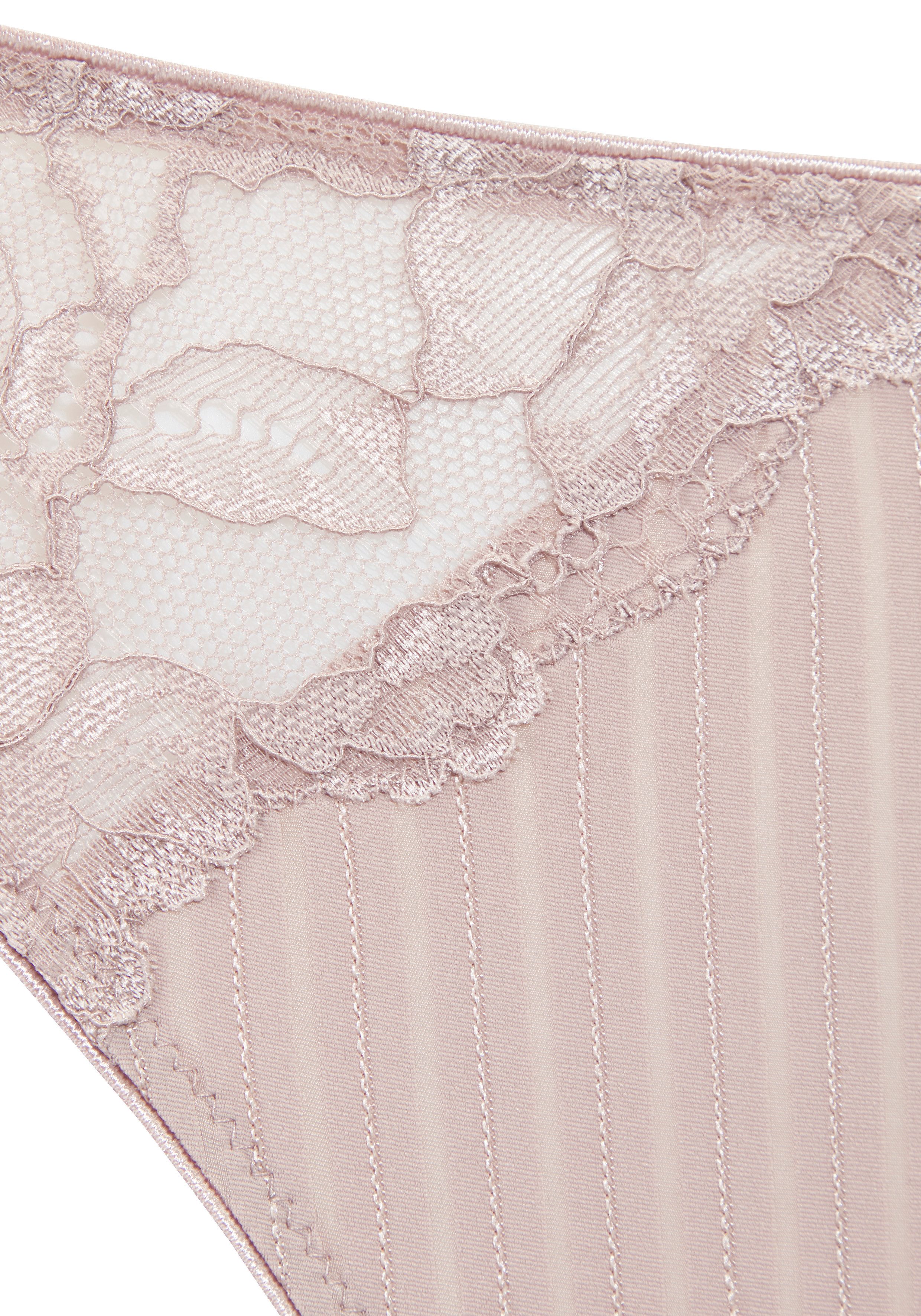 LASCANA String Carlotta mit filigranem Glanzfaden & feiner, floraler Spitze – Bild 2 von 3