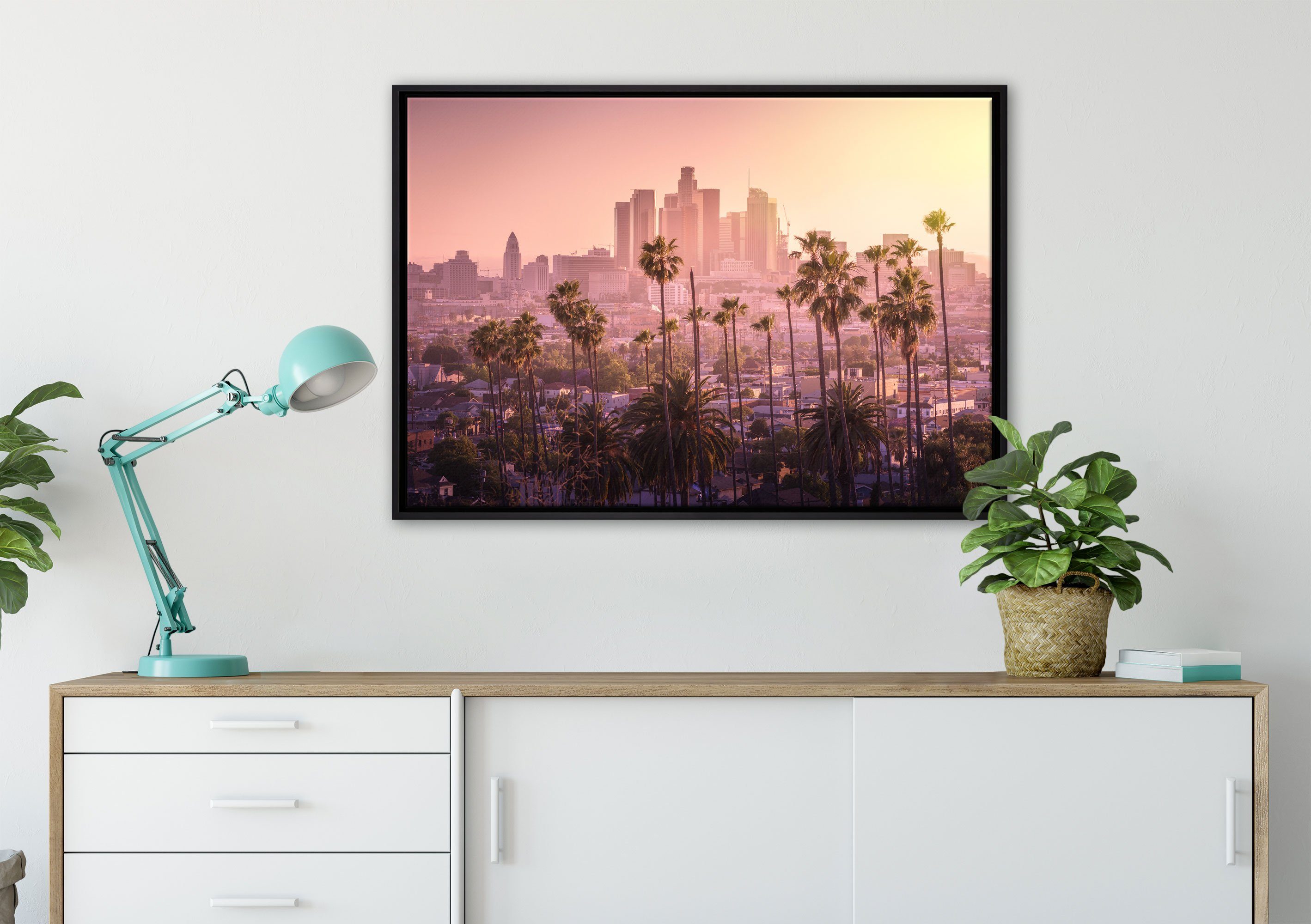 Palmen (1 St), bespannt, Angeles, inkl. Schattenfugen-Bilderrahmen Skyline von Zackenaufhänger Leinwandbild in gefasst, fertig Wanddekoration einem Los Leinwandbild vor Pixxprint
