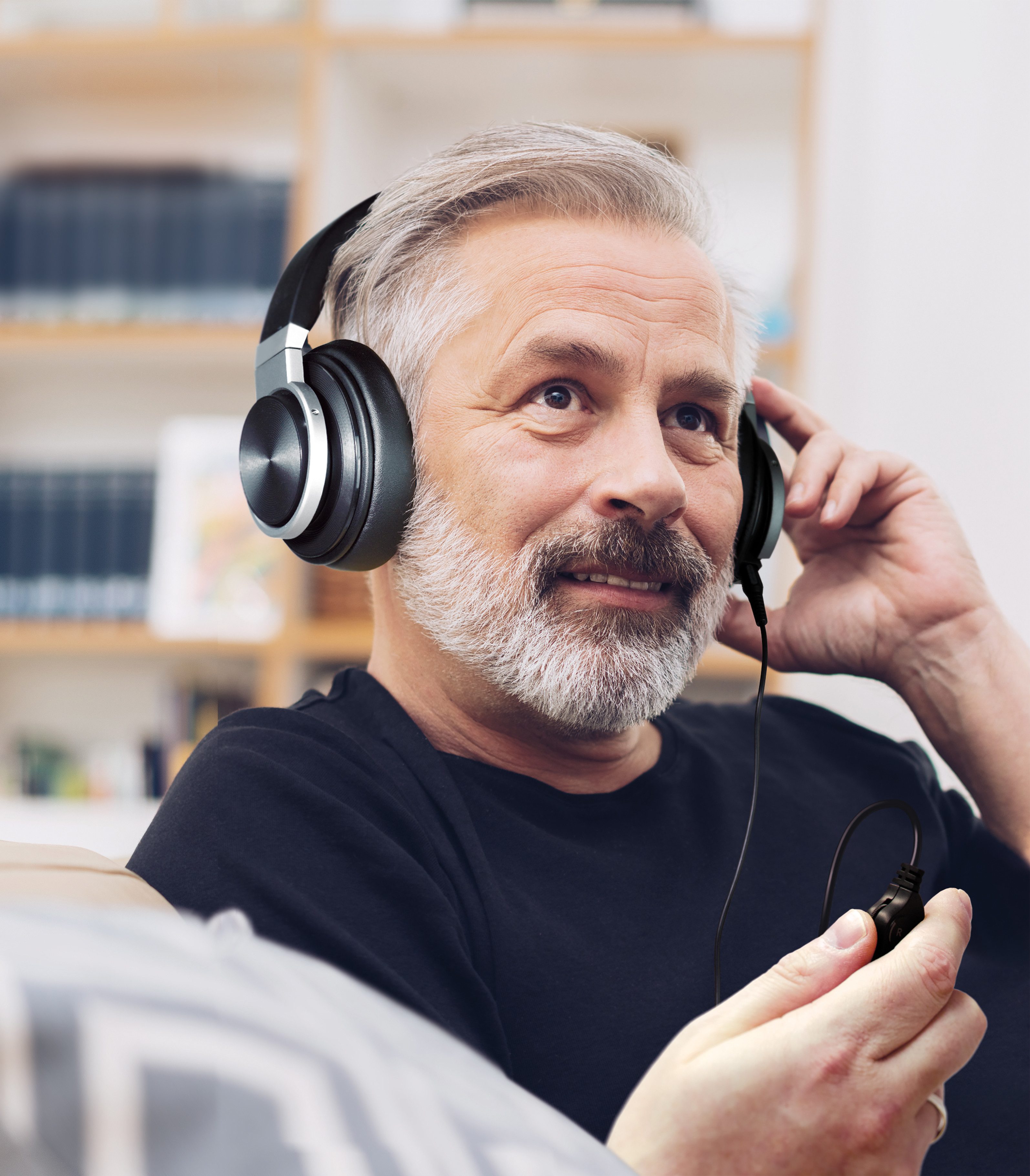 HUMANTECHNIK Bequemer, lauter TV-Kopfhörer, max. Schalldruck 113dB(A) Over-Ear-Kopfhörer (keine, kabelgebunden, L/R Lautstärkeregelung)