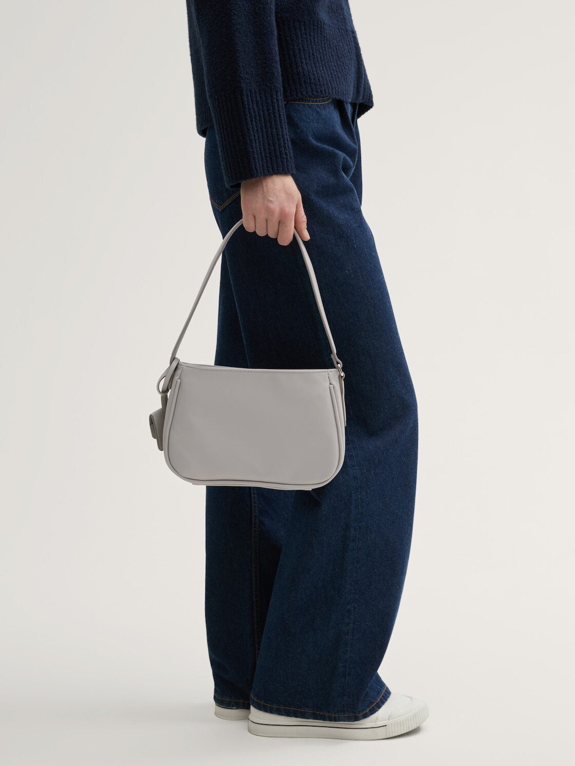 TOM TAILOR Denim Schultertasche Bags, TTBENA Schultertasche mit Logo-Anhänger