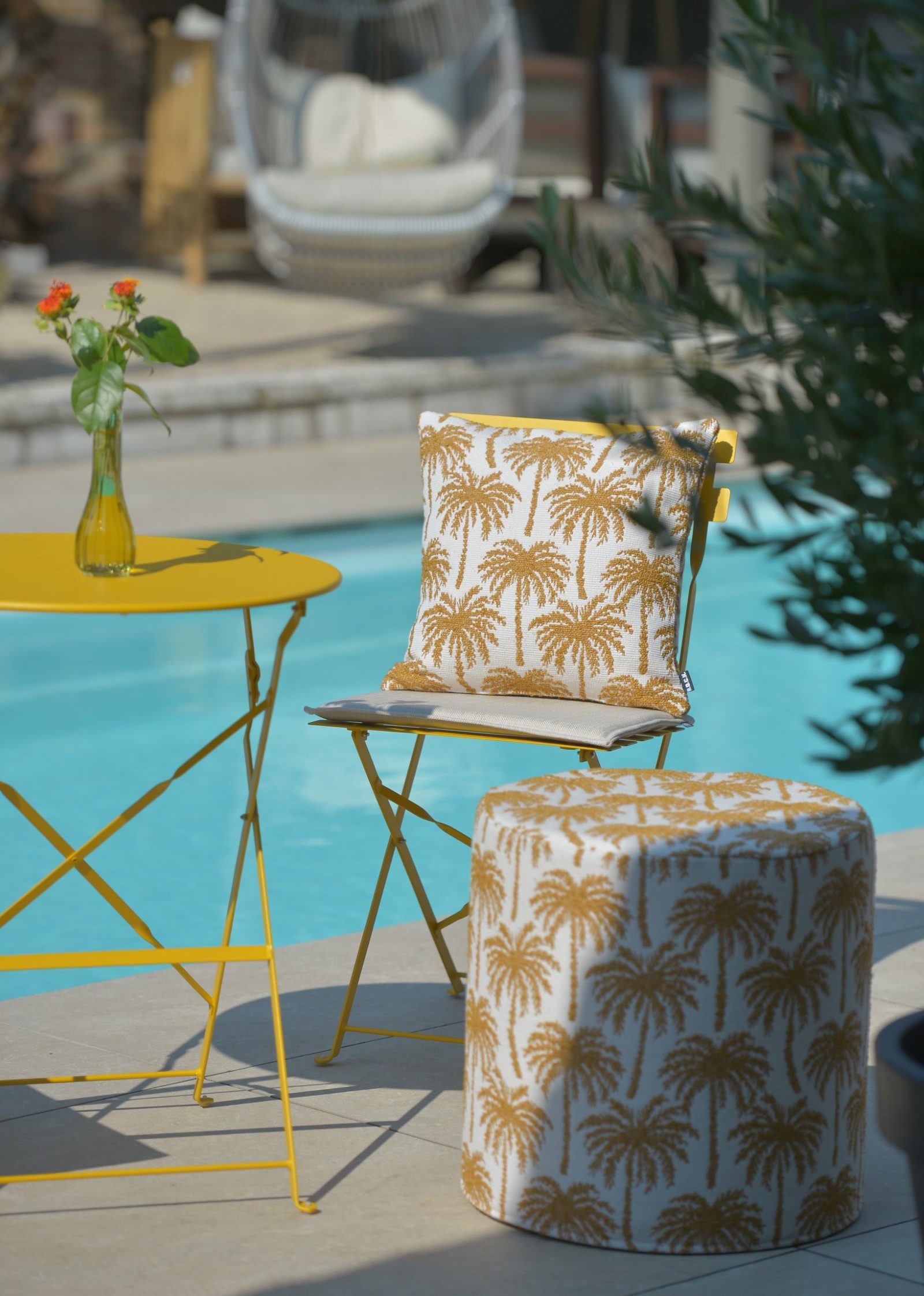 H.O.C.K. Sitzhocker H.O.C.K. Vamosa Palms Outdoor Hocker ø40x45cm rund maisgelb Palmen, Hocker, Sitzhocker, Pouf Hocker, Barhocker - wetterfest, vielseitig – Bild 2 von 4