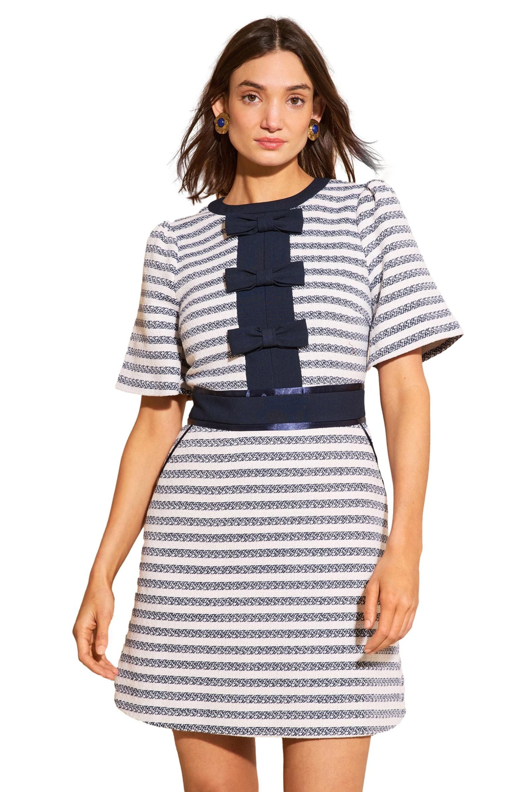 Minikleid Love & Roses Bouclé-Minikleid, Bogenkante, Regular