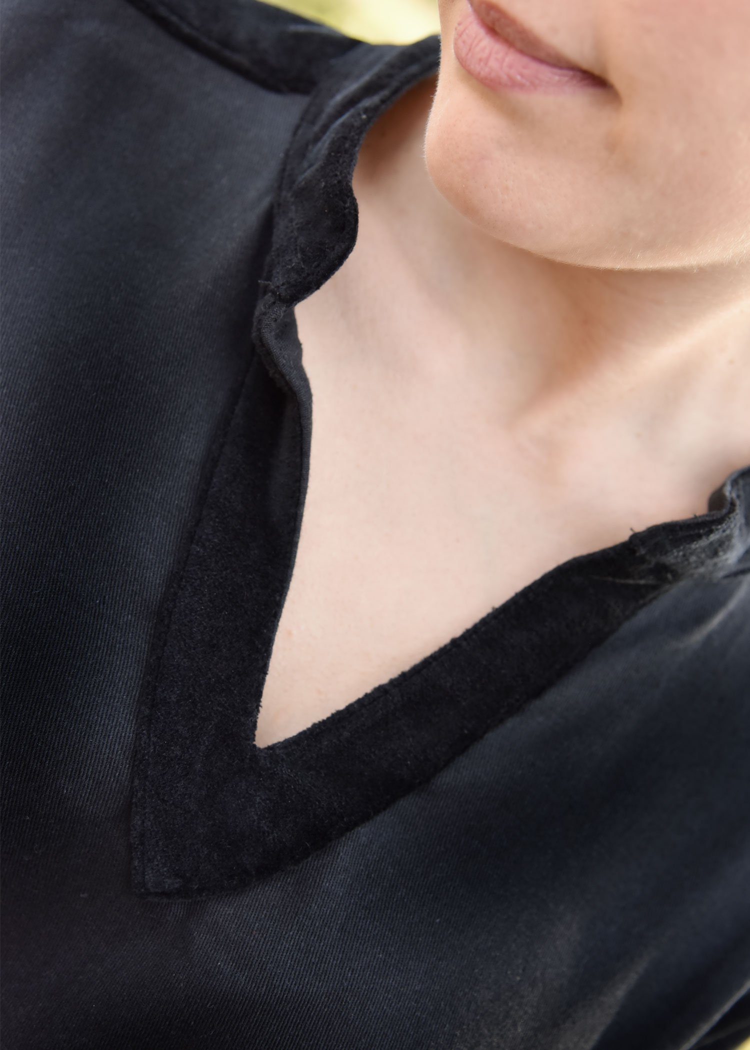 Battle Merchant Burgfräulein-Kostüm Mittelalterliches Kleid schwarz mit Samt-Details "Meira", Gr. XXL