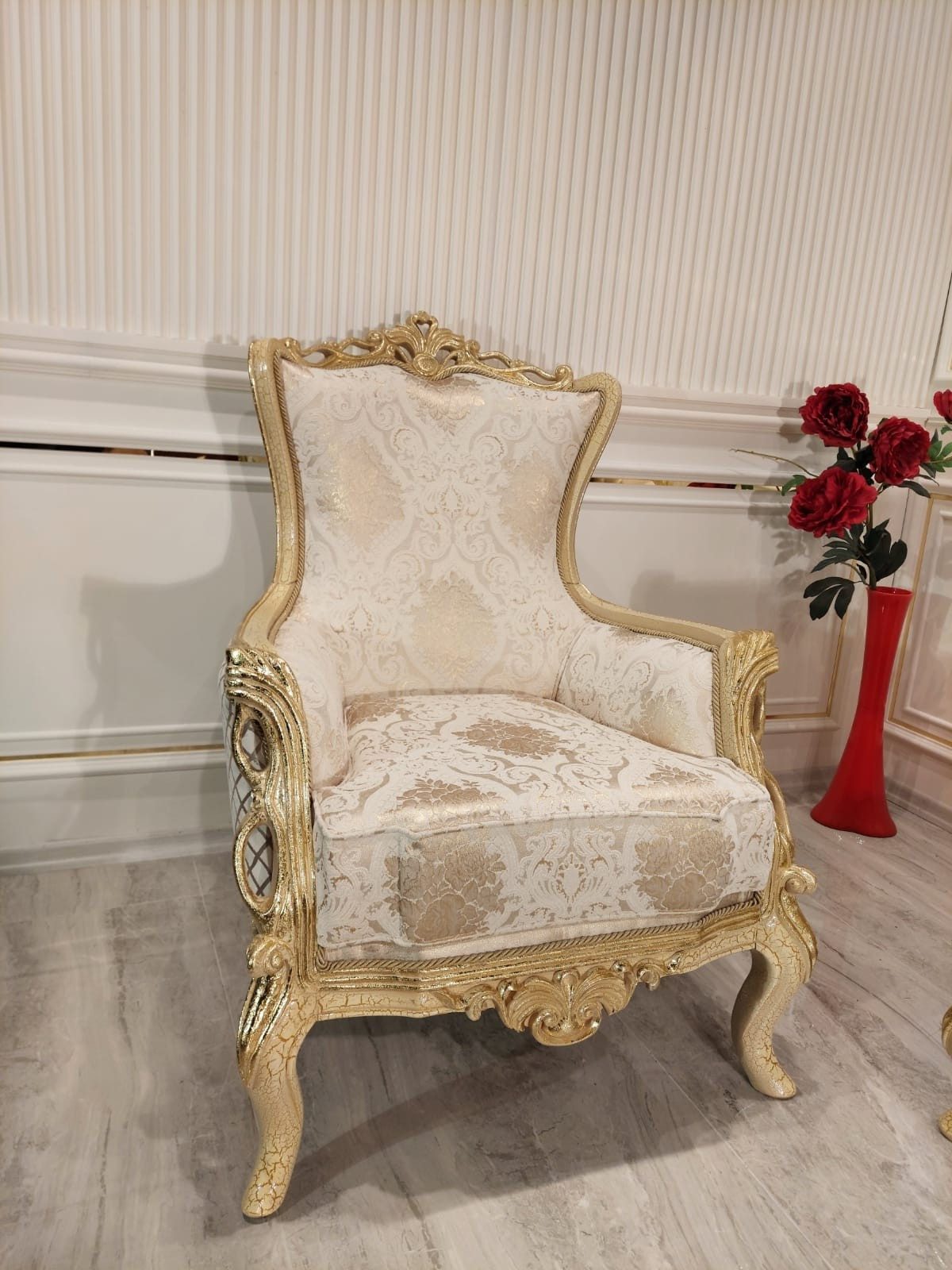 Xlmoebel Armlehnstuhl Klassischer Barock Thronstuhl Chesterfield aus Samt (1 St), Made in Europa