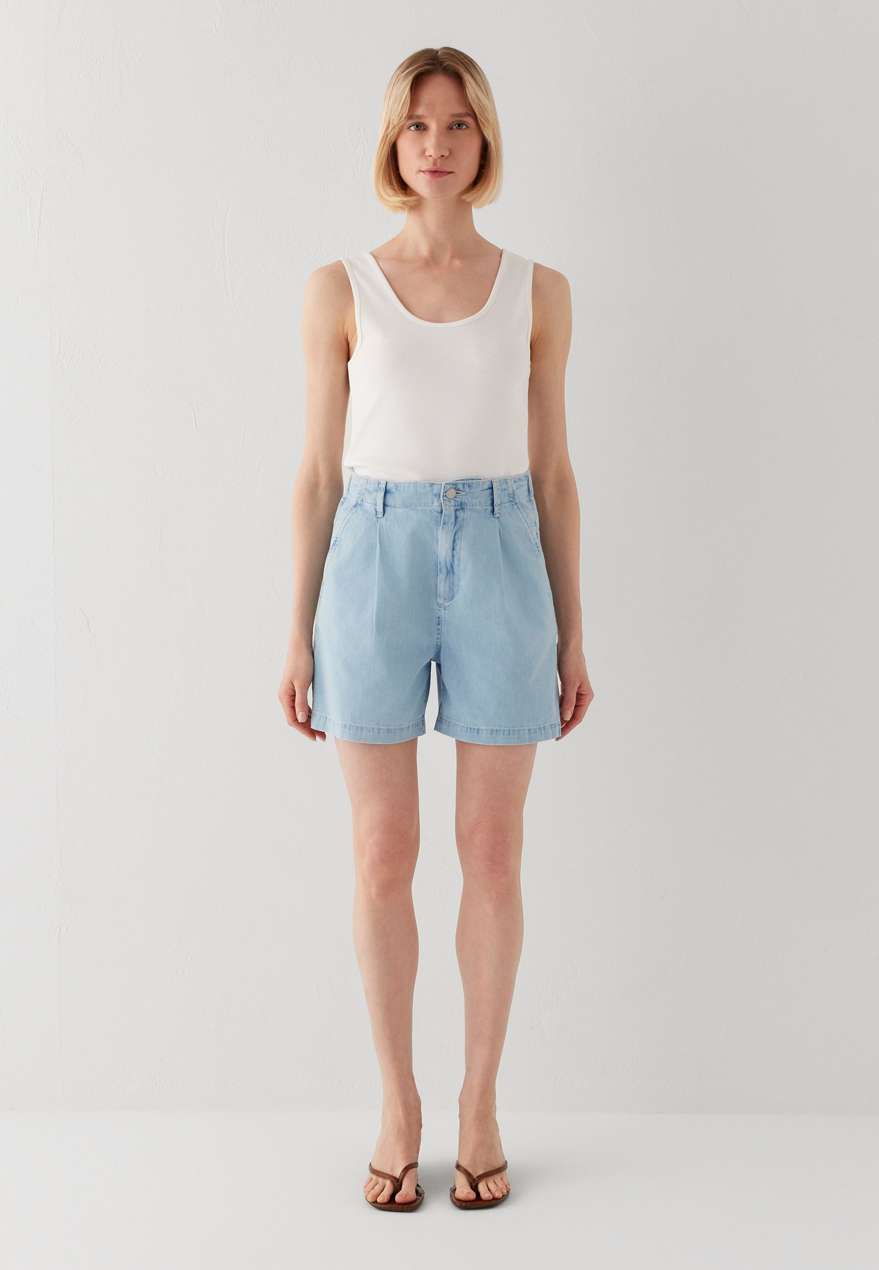Mavi Shorts