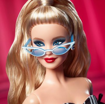 Barbie Anziehpuppe Barbie Signature, Sammlerpuppe zum 65. Jubiläum mit blonden Haaren, und schwarz-weißer Robe