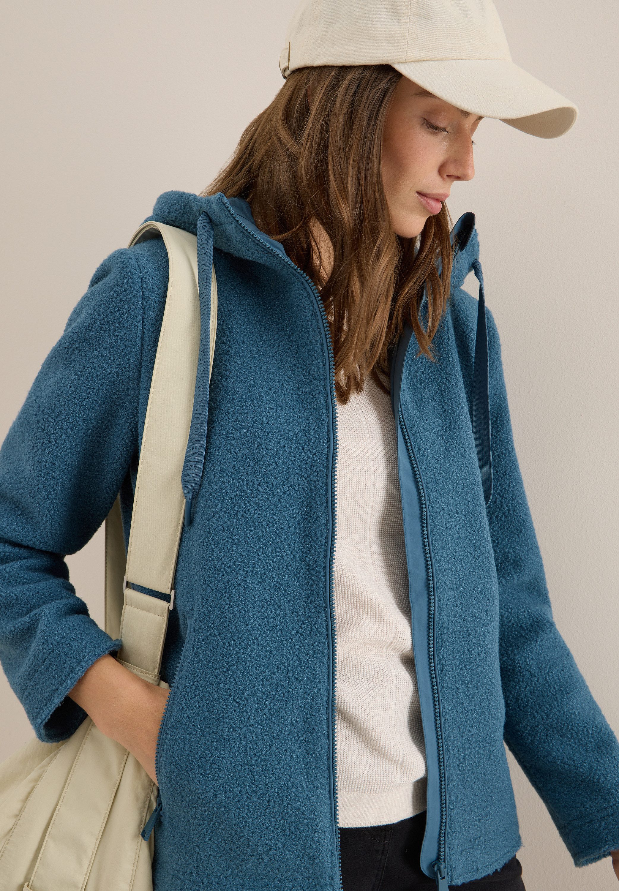 CECIL Fellimitatjacke mit Kapuze mit Tunnelzugband – Bild 2 von 5