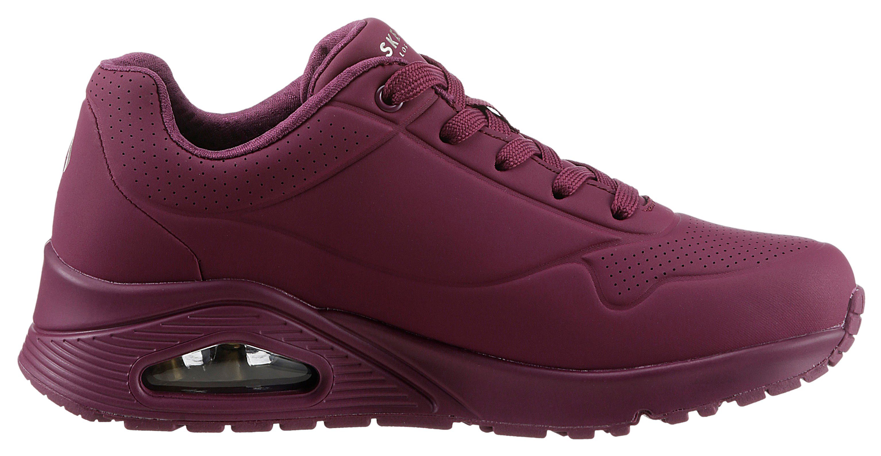 Skechers im UNO-STAND Look AIR ON beere monochromen Sneaker