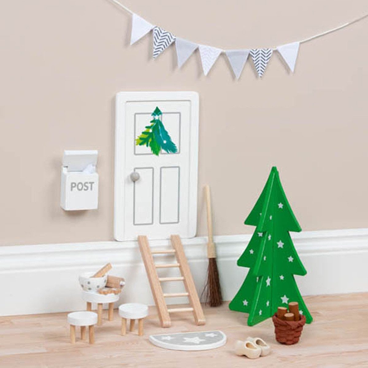 goki Wichtel Wichteltür mit Accessoires (Faltschachtel, 22 St., packung), eine besondere Magie in die Adventszeit