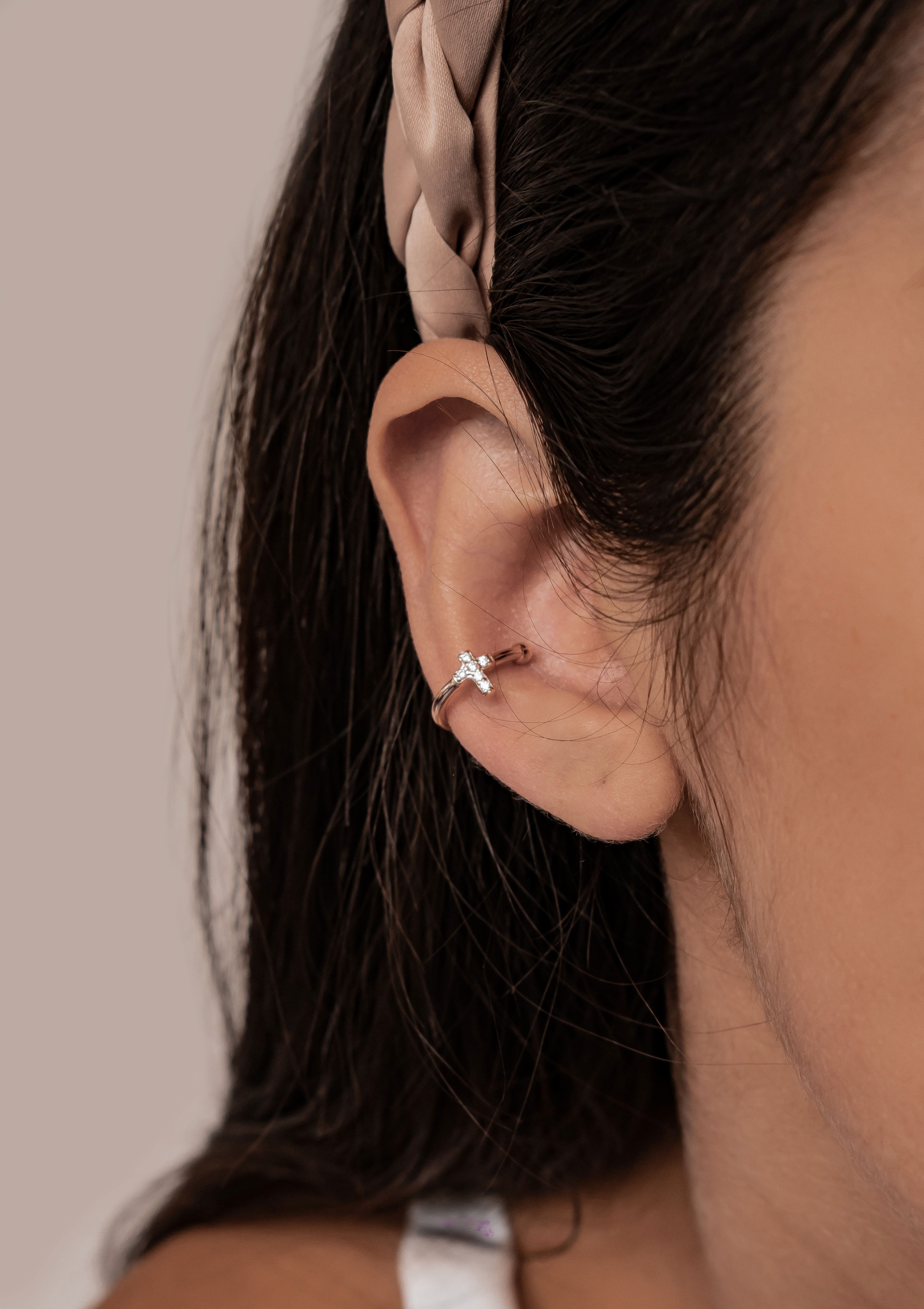 Hey Happiness Ohrklemme Mix und Match, aus 925 Silber vergoldet, Kreuz, Edelsteine oder Wellen Ohrring ohne Loch, Damen Ear Cuff