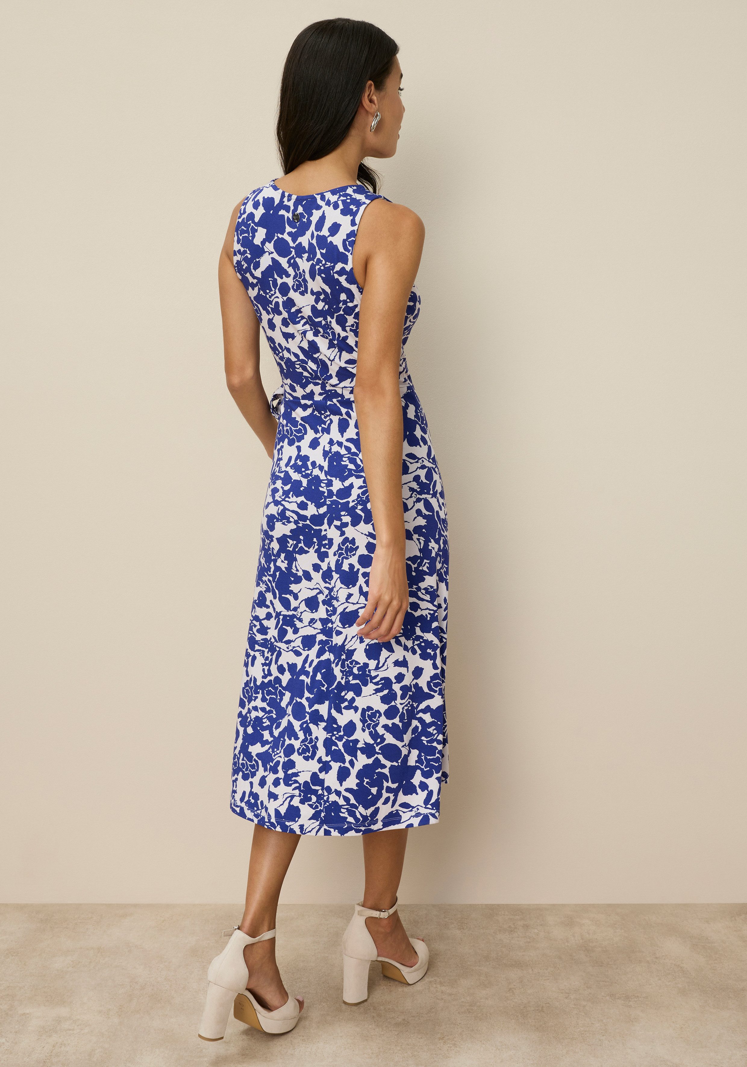 Tamaris Jerseykleid mit femininer Wickeloptik und sommerlichem Muster