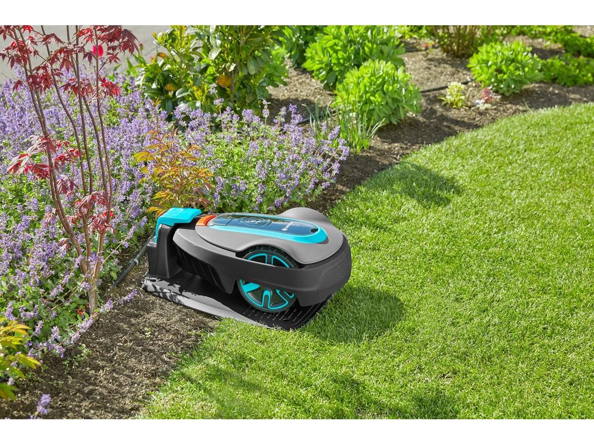 GARDENA smart SILENO city robotic lawnmower, for lawns up to 400 m² (including charging station), with AI technology