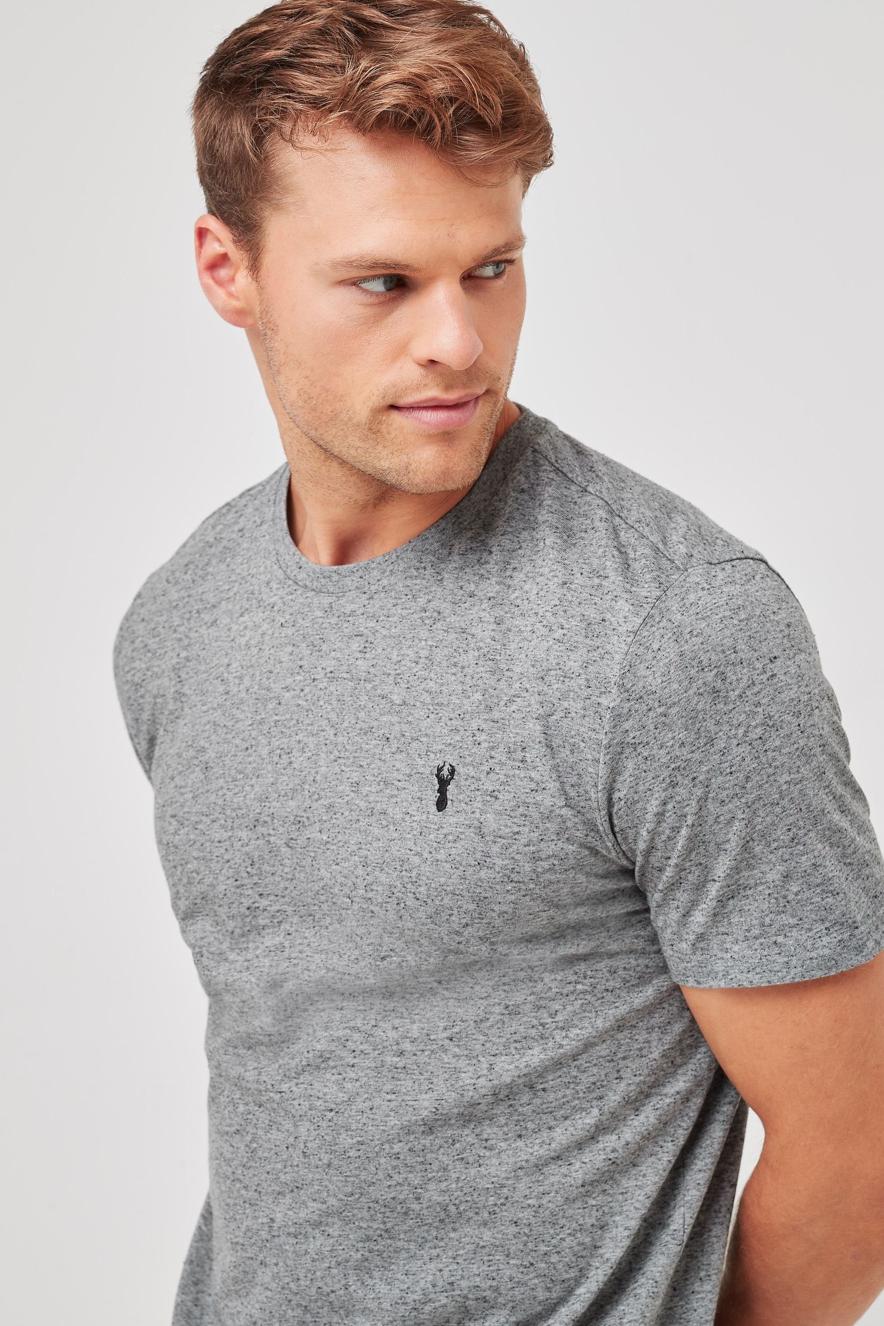 Next Hirschmotiv mit Charcoal Regular-Fit T-Shirt T-Shirt Grey im (1-tlg)