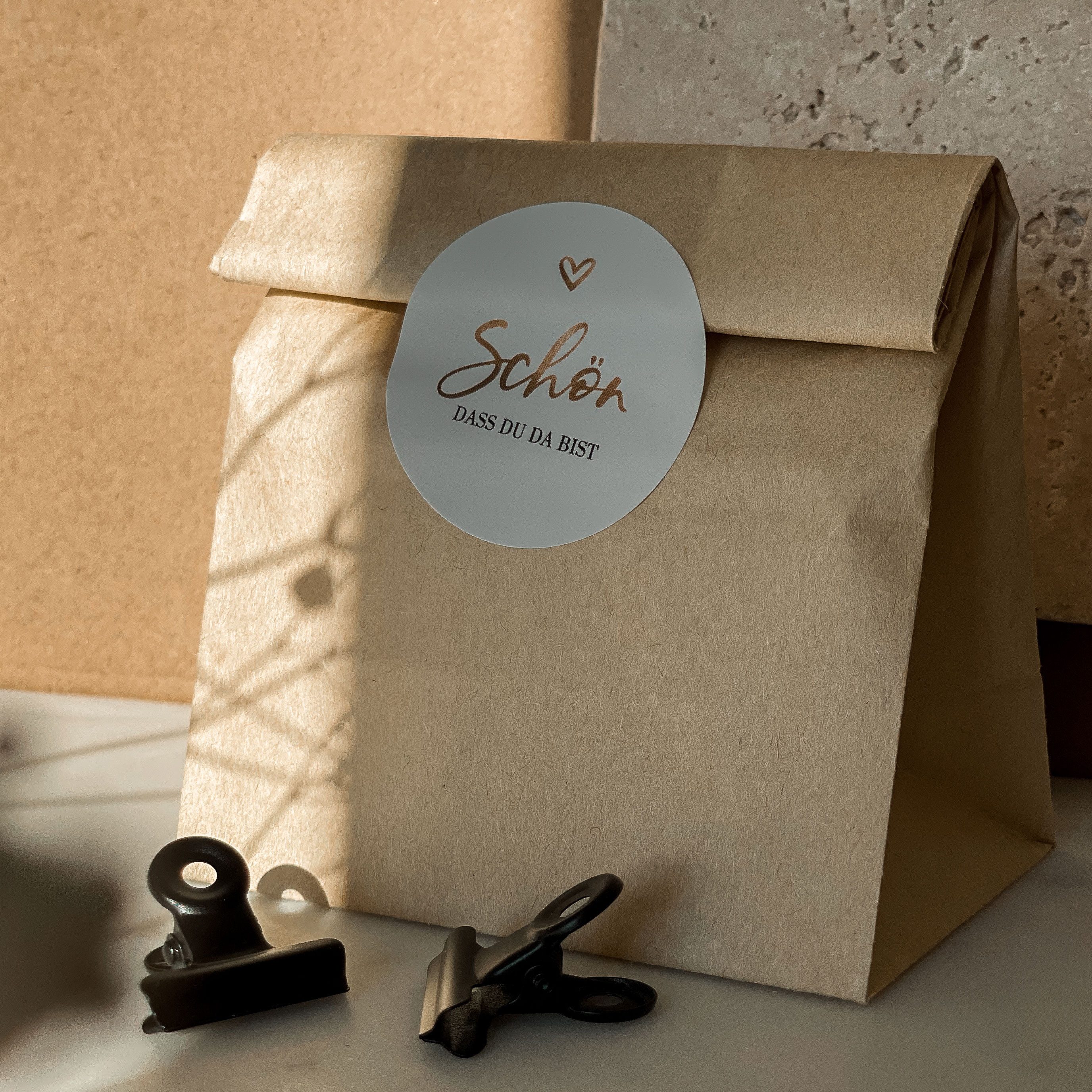 NORDEULE Aufkleber Schön dass du da bist No.1, (im Set, 20tlg), Ideal für Gastgeschenke zur Hochzeit Taufe Feste