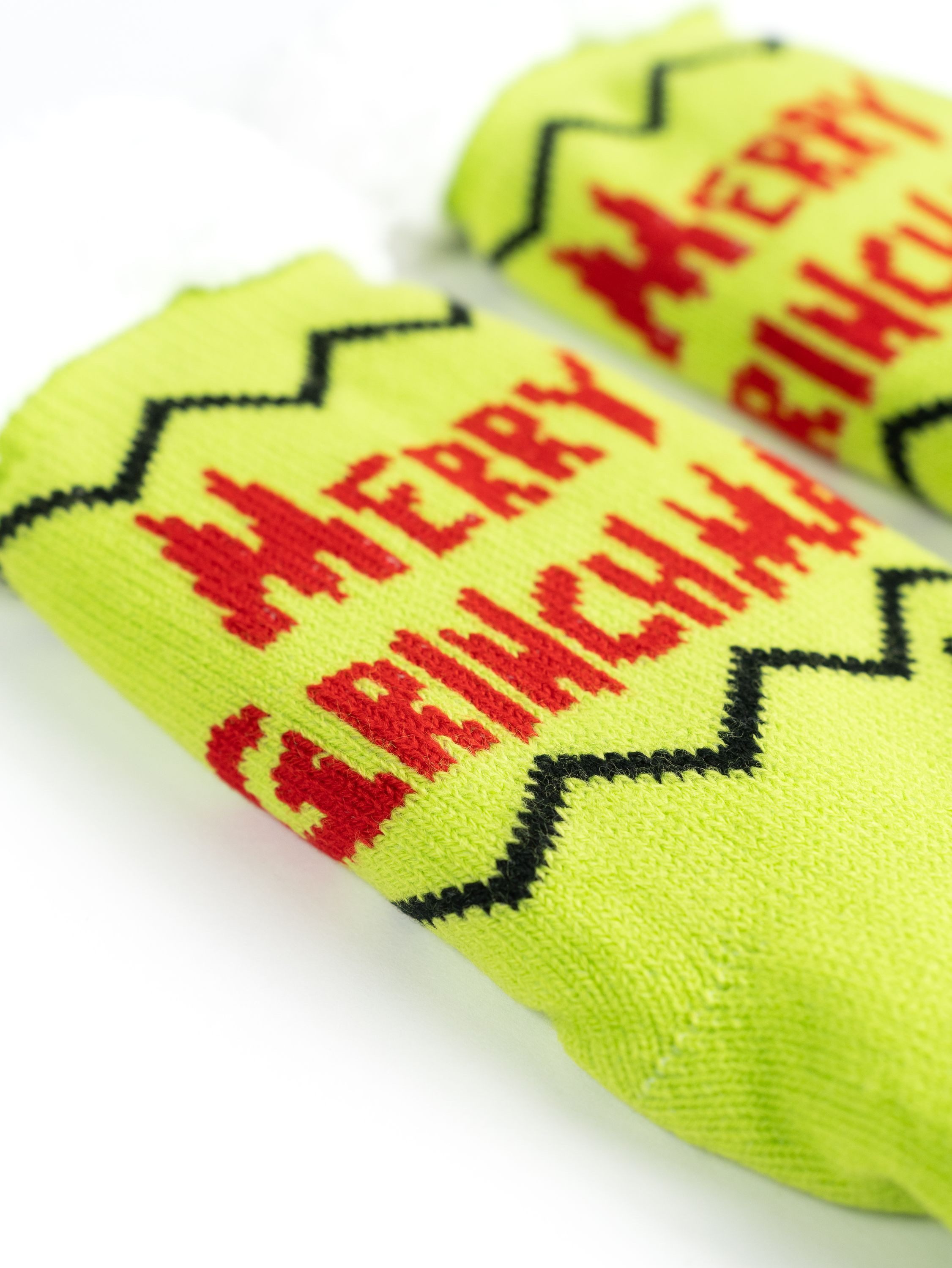 United Labels® Haussocken The Grinch Hüttensocken Merry Grinchmas Haussocken Kuschelsocken