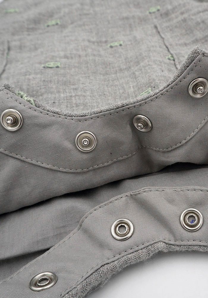 MAXIMO Latzhose mit praktischer Windelöffnung, bestickt, leicht, bequem, Baumwolle