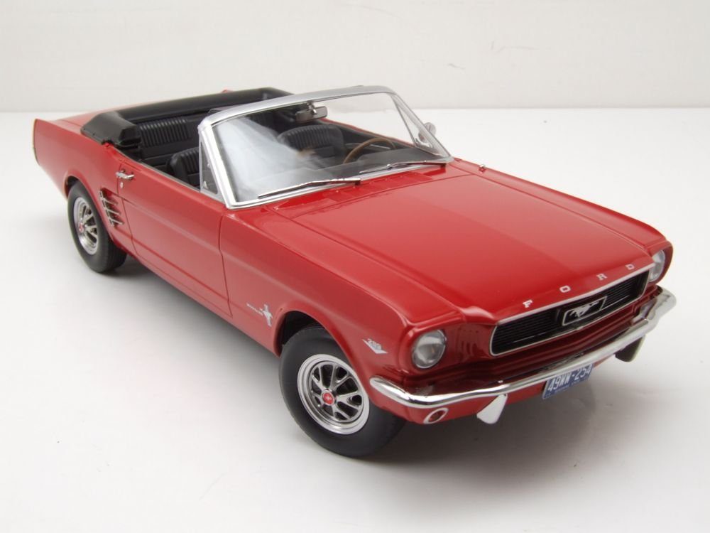 Norev Modellauto Ford Mustang Convertible 1966 rot, Maßstab 1:18