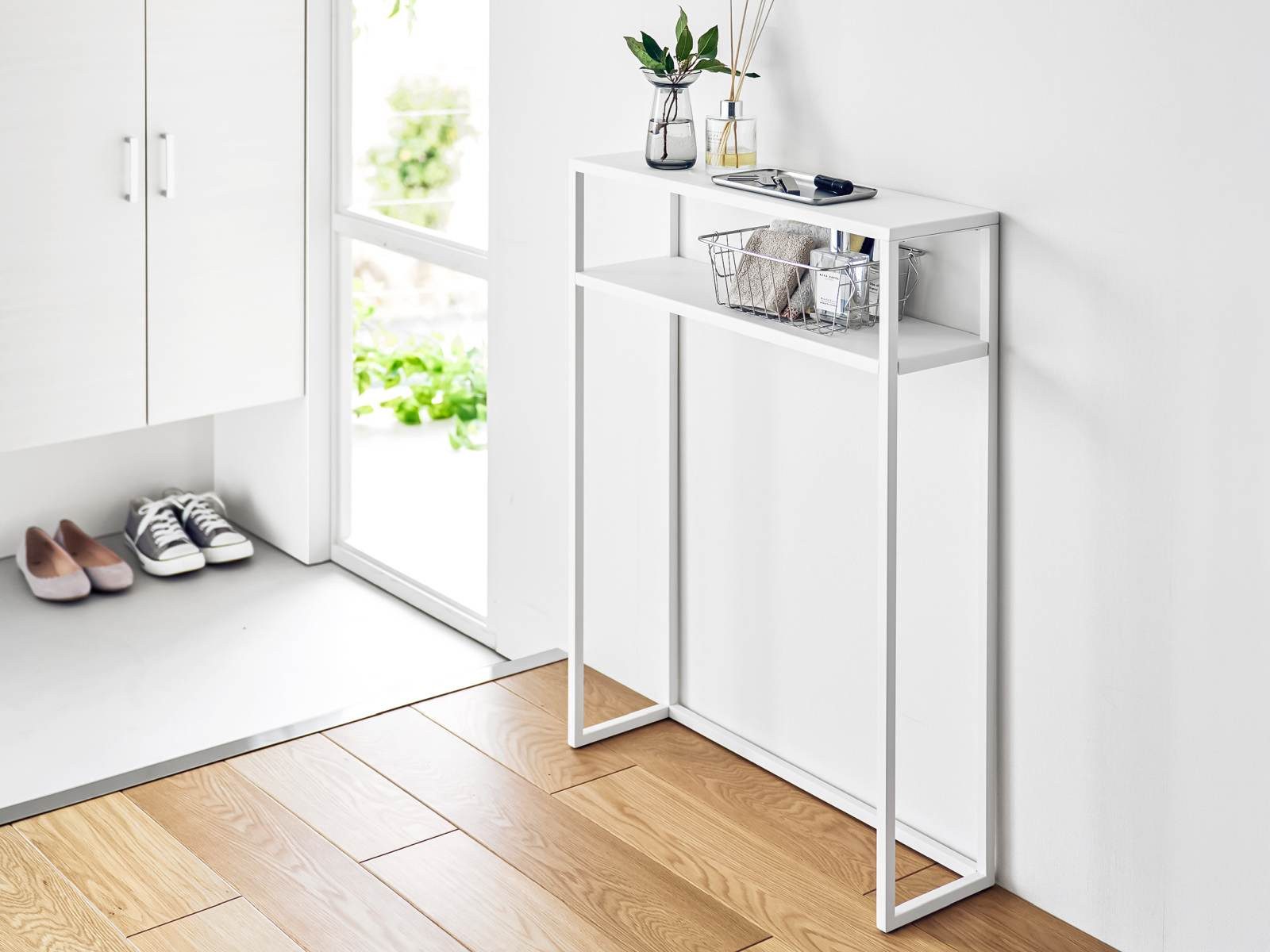 Yamazaki Konsolentisch Tower Ablagetisch Beistelltisch mit 2. Regalebene, Beistelltisch schmal, Flurtisch