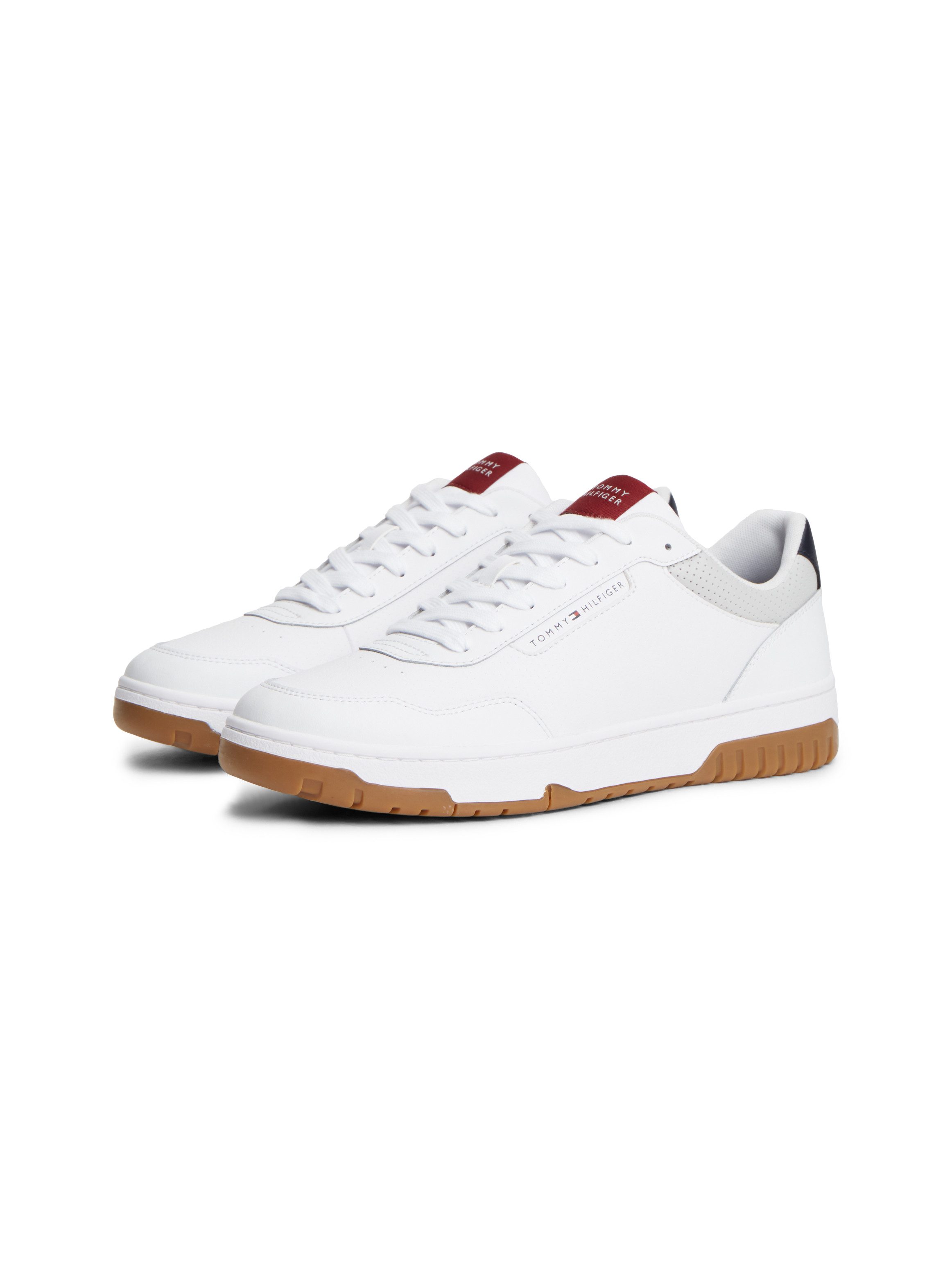 Tommy Hilfiger TH BASKET CORE LEATHER Sneaker Halbschuh, Schnürer mit Perforation am gepolsterten Schaftrand