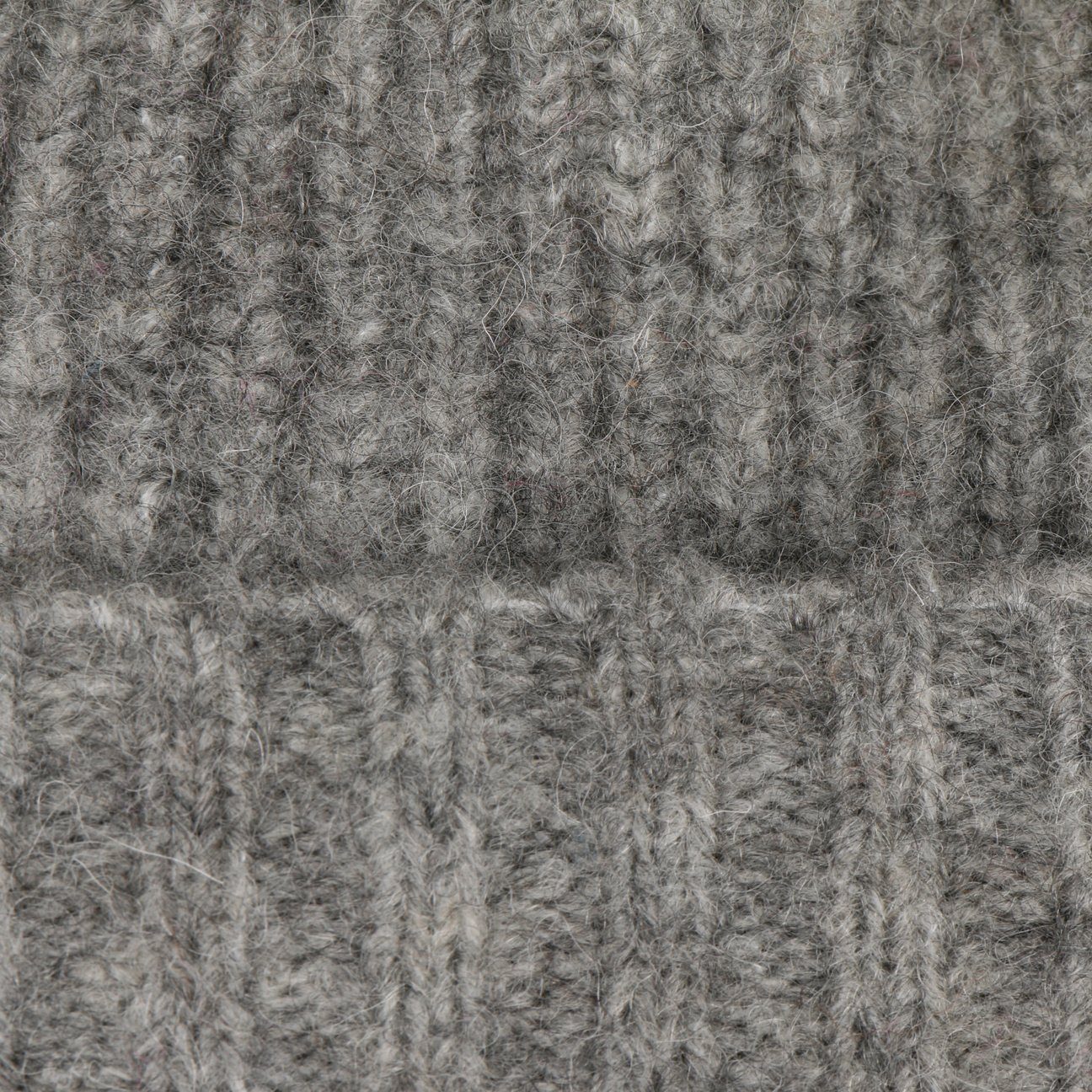 Seeberger Bommelmütze (1-St) Umschlag mit Mütze grau