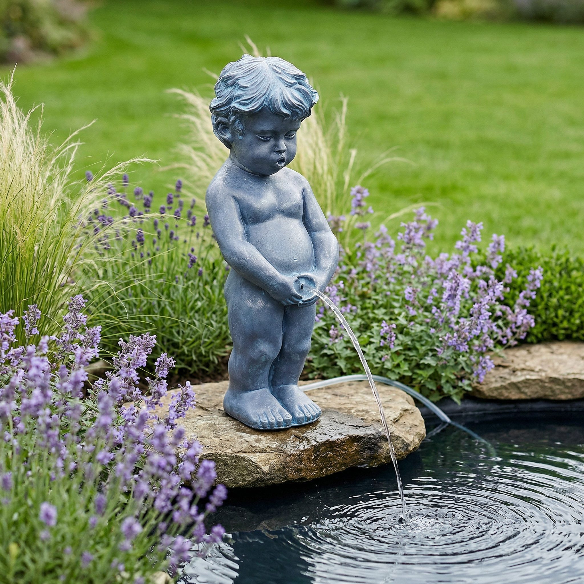 Arnusa Wasserspeier Solar Wasserspiel Junge klassisch Gartendeko, Teichdekoration Teichfigur Springbrunnen ohne Strom