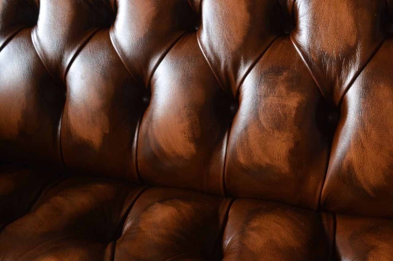 Made Luxus 1 Chesterfield Chesterfield-Sofa Polster in Zweisitzer JVmoebel Teile, Sofort, Leder Europa 100% Sofa Couch