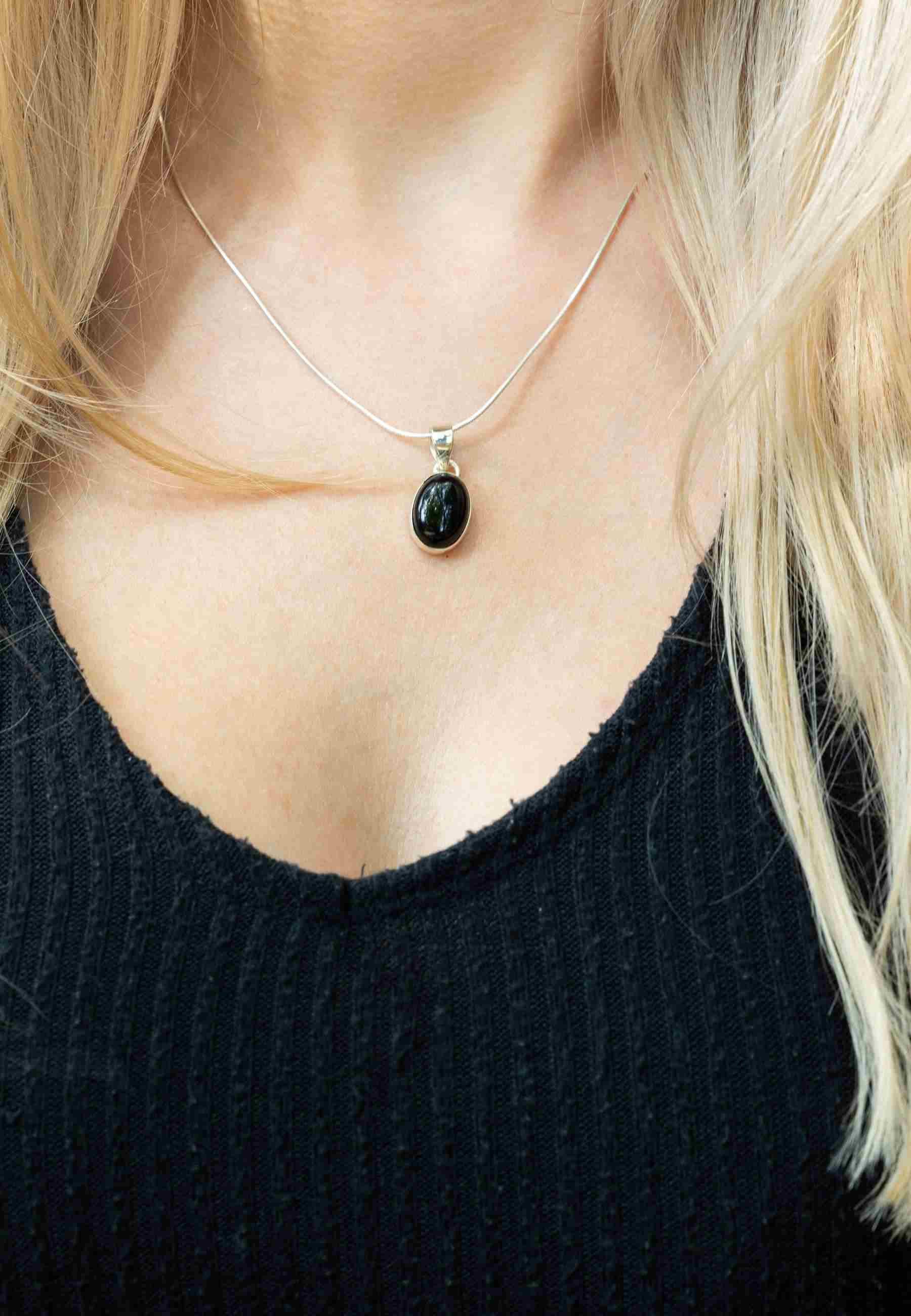 mantraroma Kette mit Anhänger SAMA oval günstig online kaufen