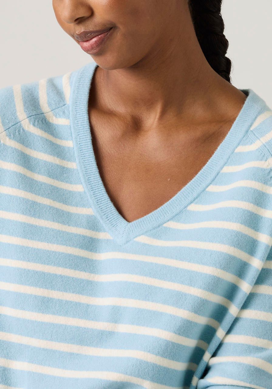 Levi's® V-Ausschnitt-Pullover SUPER SOFT VNECK PULLOVER im Bund beidseitig mit kurzem Schlitz