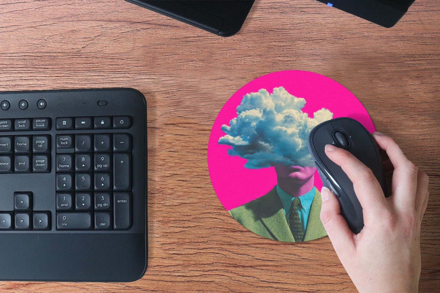 MuchoWow Mauspad Mann - Anzug - Wolke - Rosa (1-St), Büro für Tastatur und Maus, Mousepad Gaming, Rund 20x20 cm