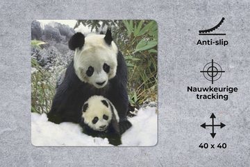 MuchoWow Gaming Mauspad Panda - Jungtier - Schnee (1-St), Mousepad mit Rutschfester Unterseite, Gaming, 40x40 cm, XXL, Großes