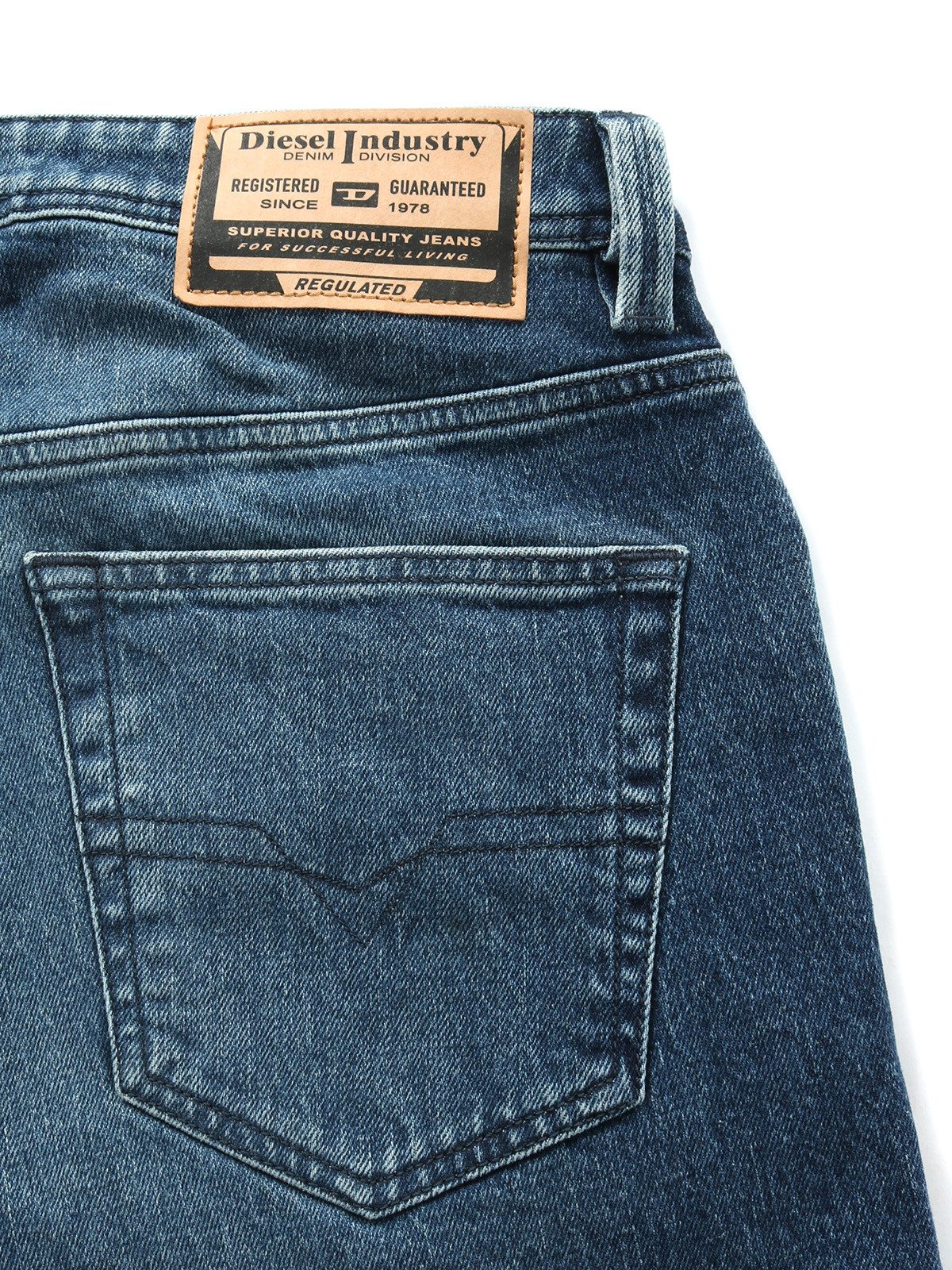Diesel Straight-Jeans Regular Fit - MARKEE R07XR - Länge:32 verlängerte Beinpartie – Bild 4 von 5