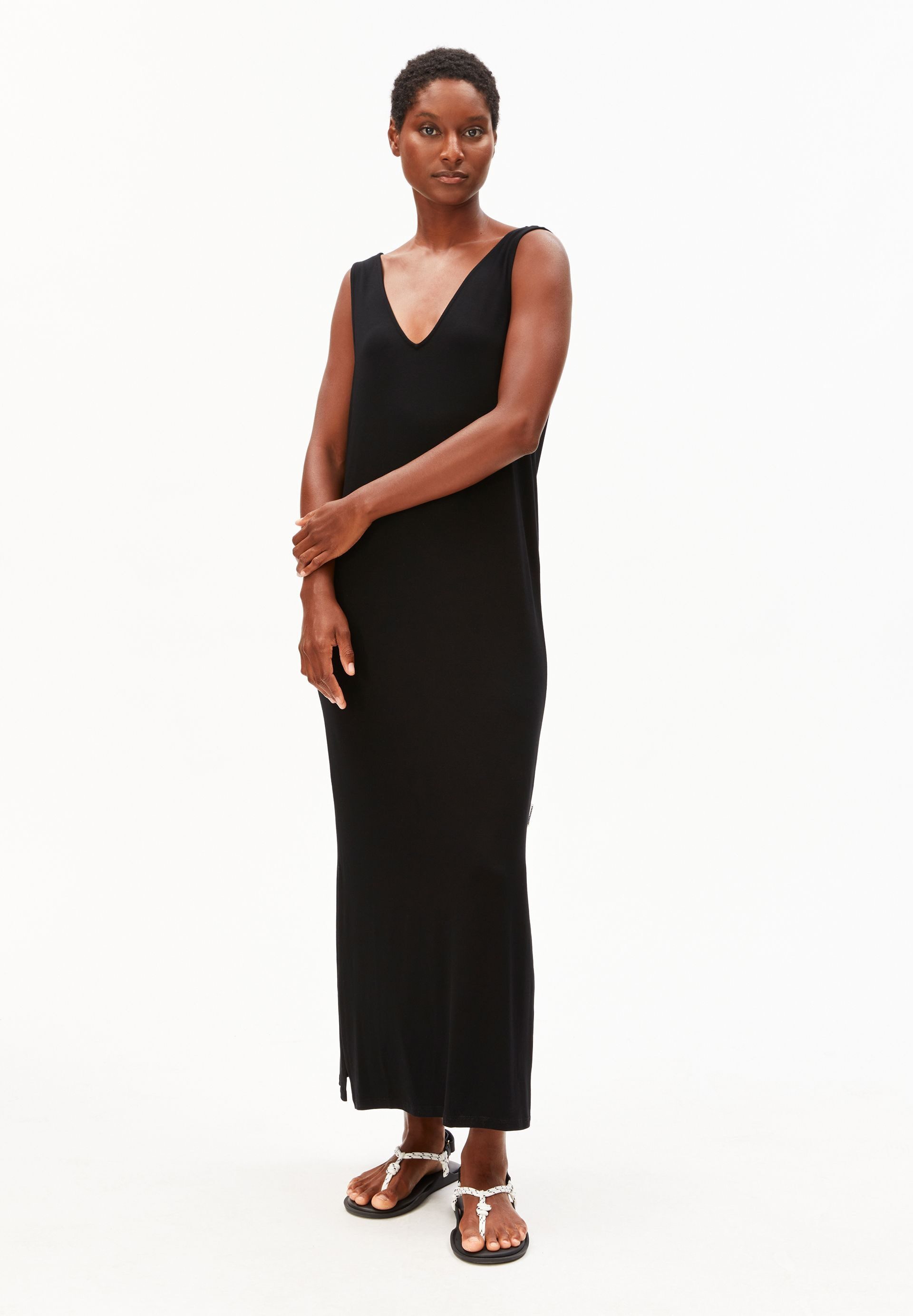 Armedangels Jerseykleid SLEEVELESS LENZING™ ECOVERO™ Viskose Mix (Slim Fit) LENZING™ ECOVERO™ Viskose Mix