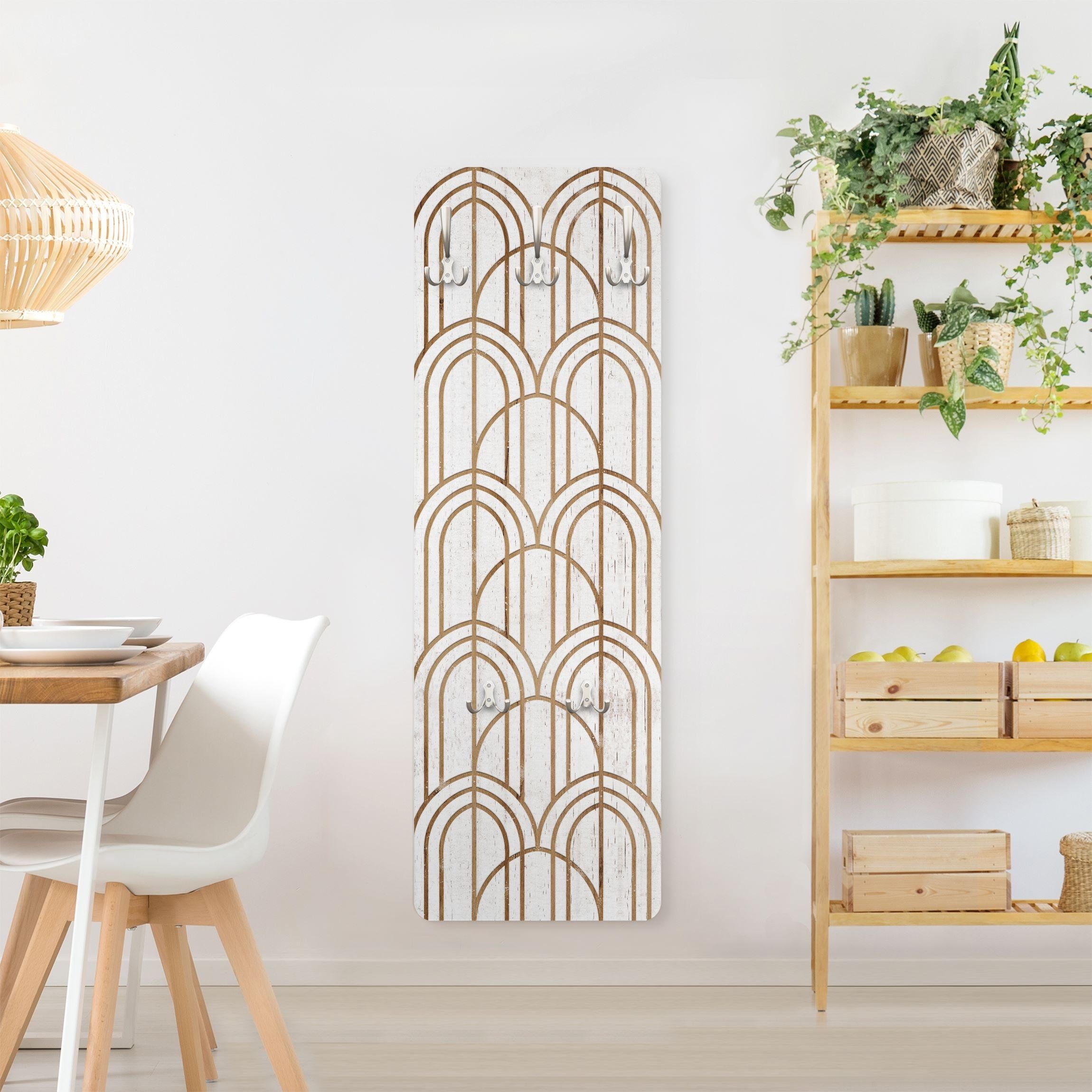 Bilderdepot24 Garderobenpaneel weiss Holzoptik Bretteroptik Muster Art Deco Muster auf Holz Design (ausgefallenes Flur Wandpaneel mit Garderobenhaken Kleiderhaken hängend), moderne Wandgarderobe - Flurgarderobe im schmalen Hakenpaneel Design