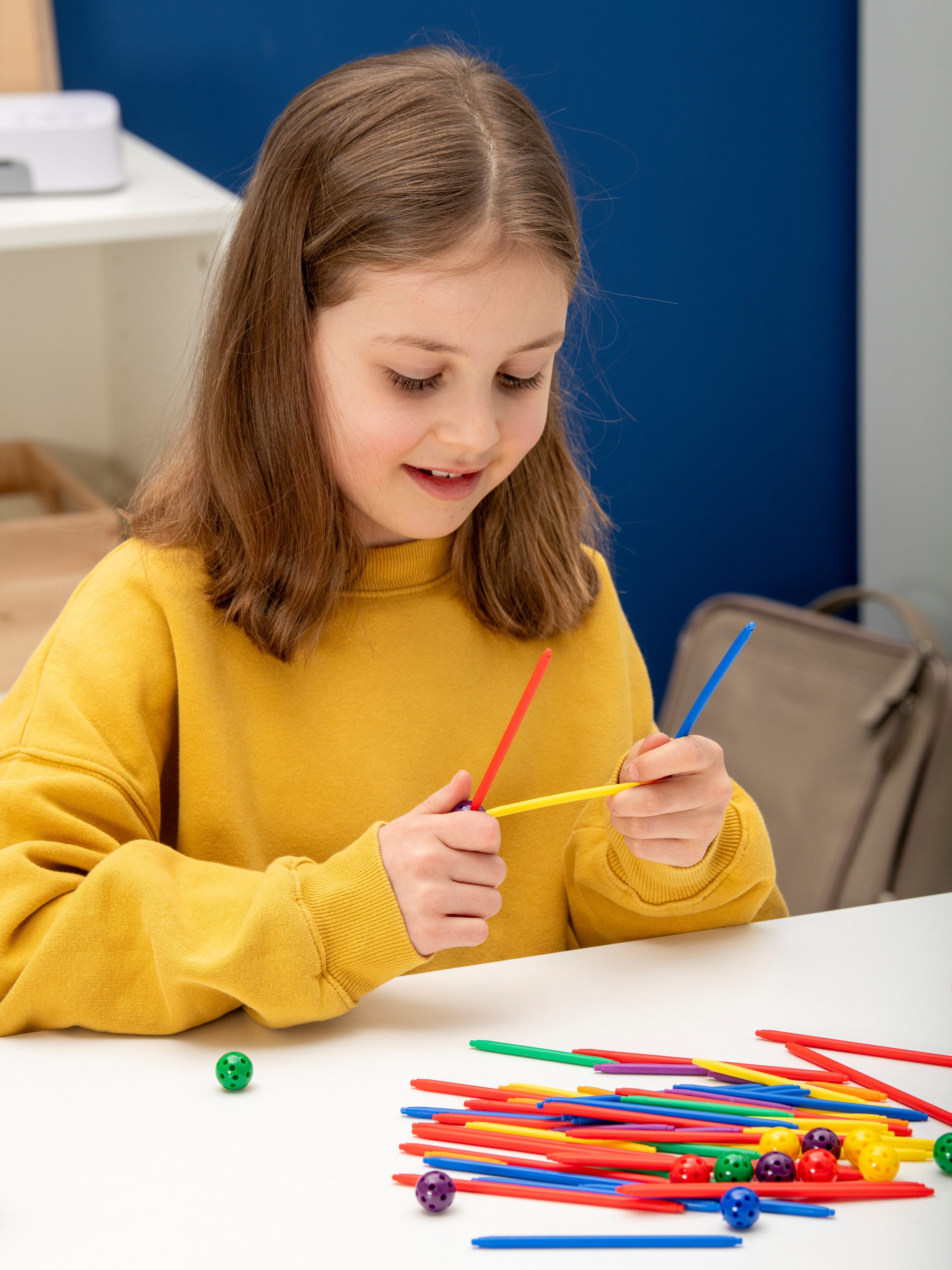 Betzold Lernspielzeug Geometrie-Steckbaukasten – Lernspiel Formen Baukasten