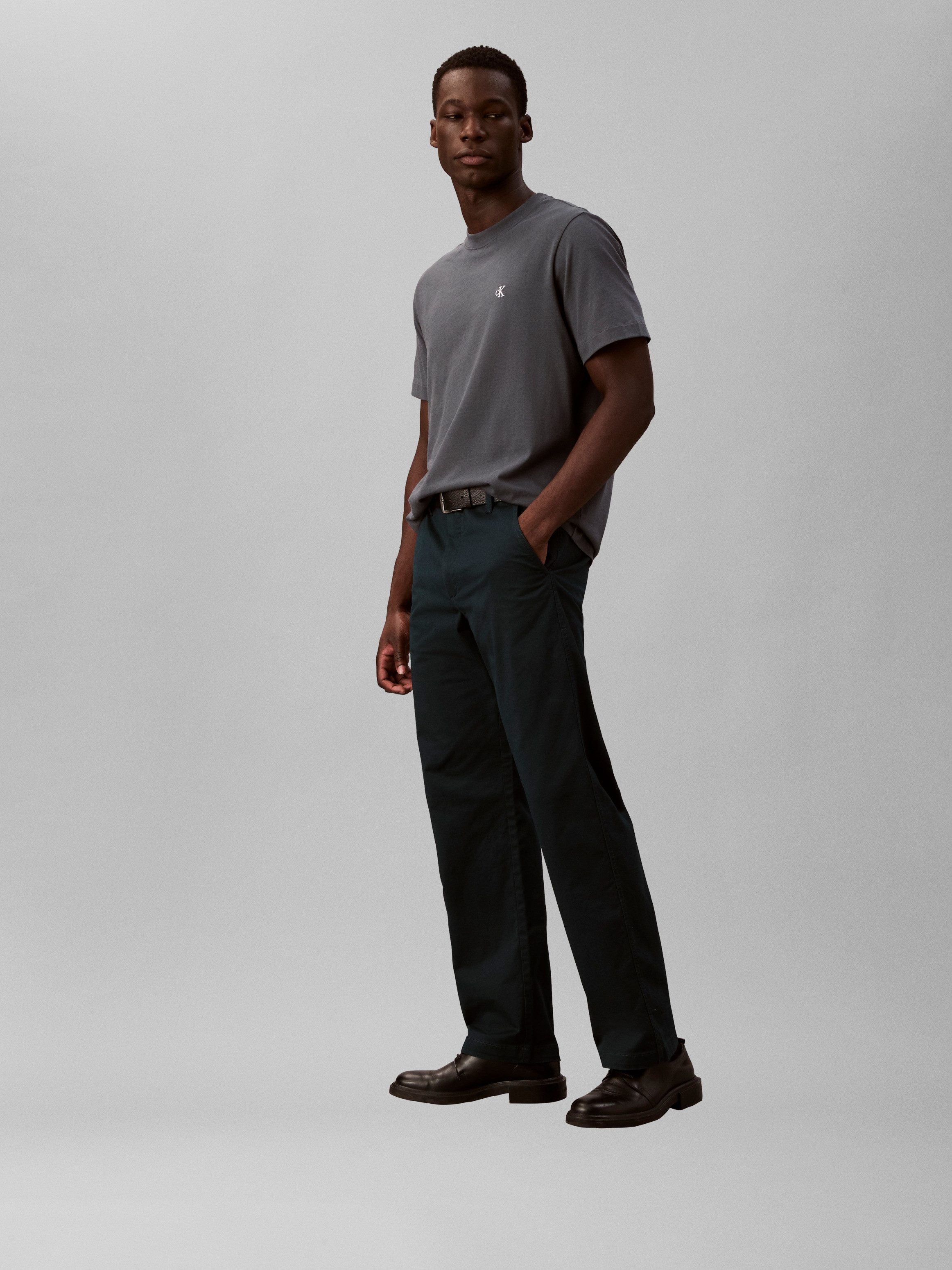 Calvin Klein Jeans Chinohose gerade Passform im 90er-Jahre-Look – Bild 5 von 5