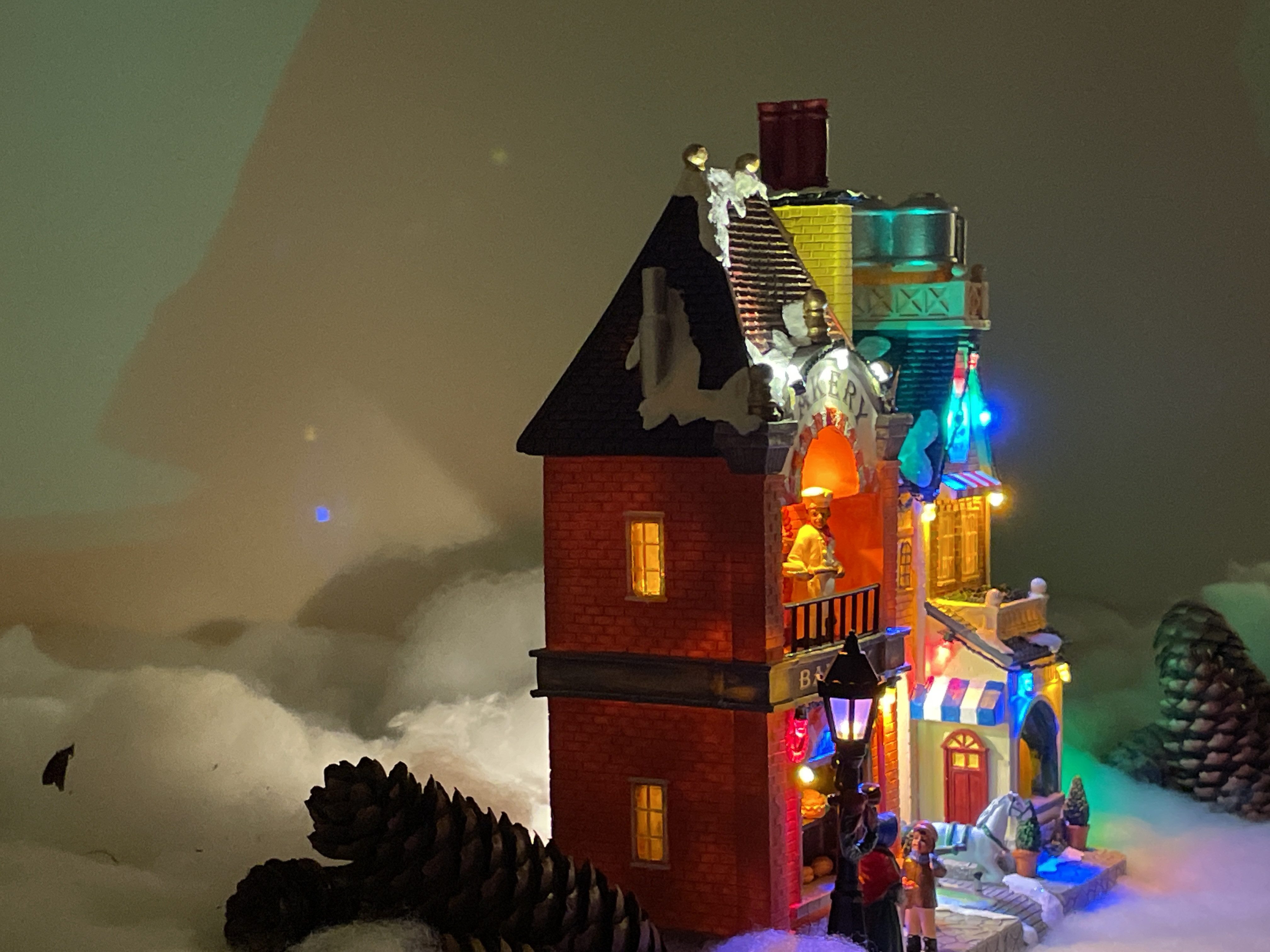 e4fun Dekofigur Weihnachtsdorf: Bakery mit LED, günstig online kaufen