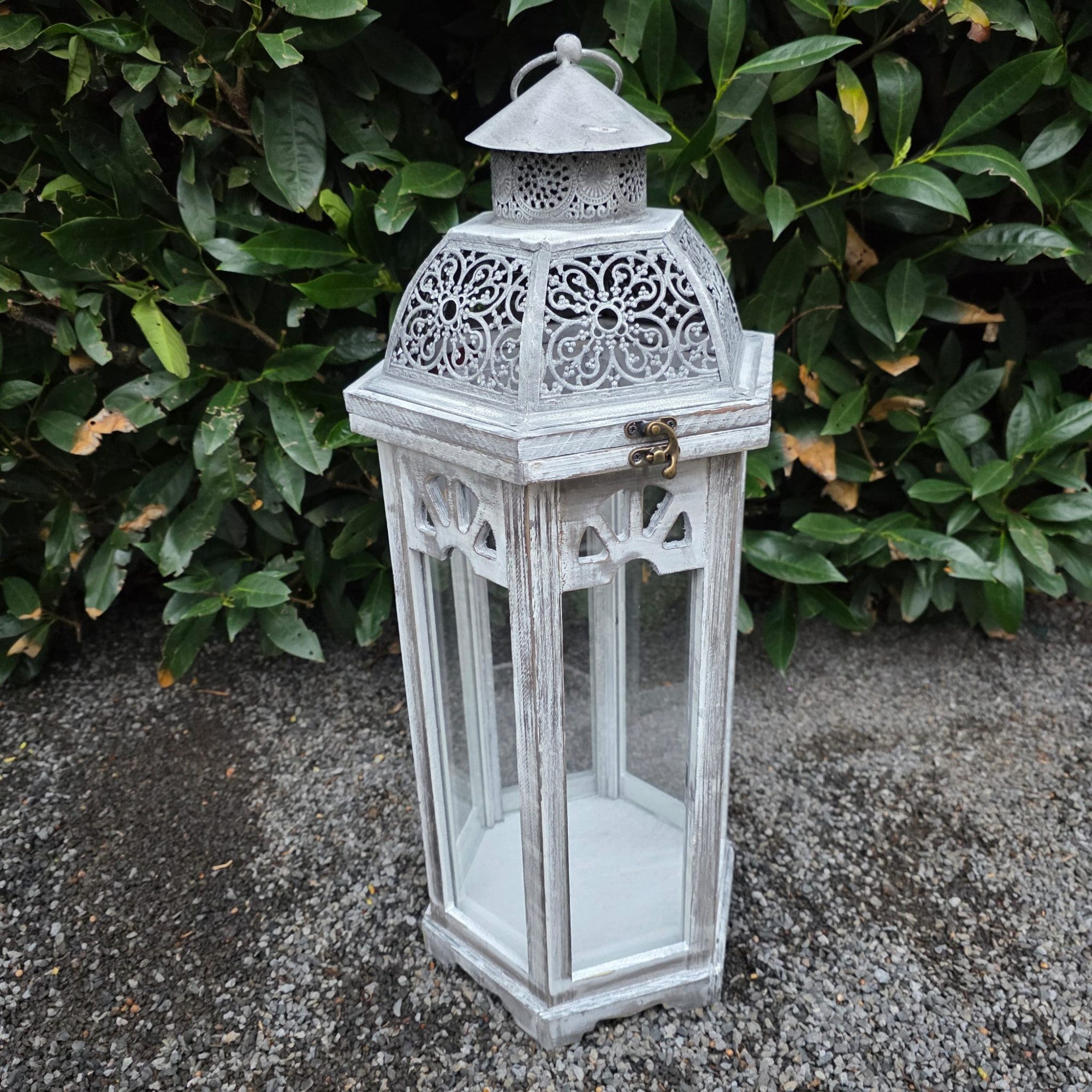 Aspinaworld Gartenfigur Holzlaterne sechseckig grau 60 cm – für Beet oder Eingangsbereich