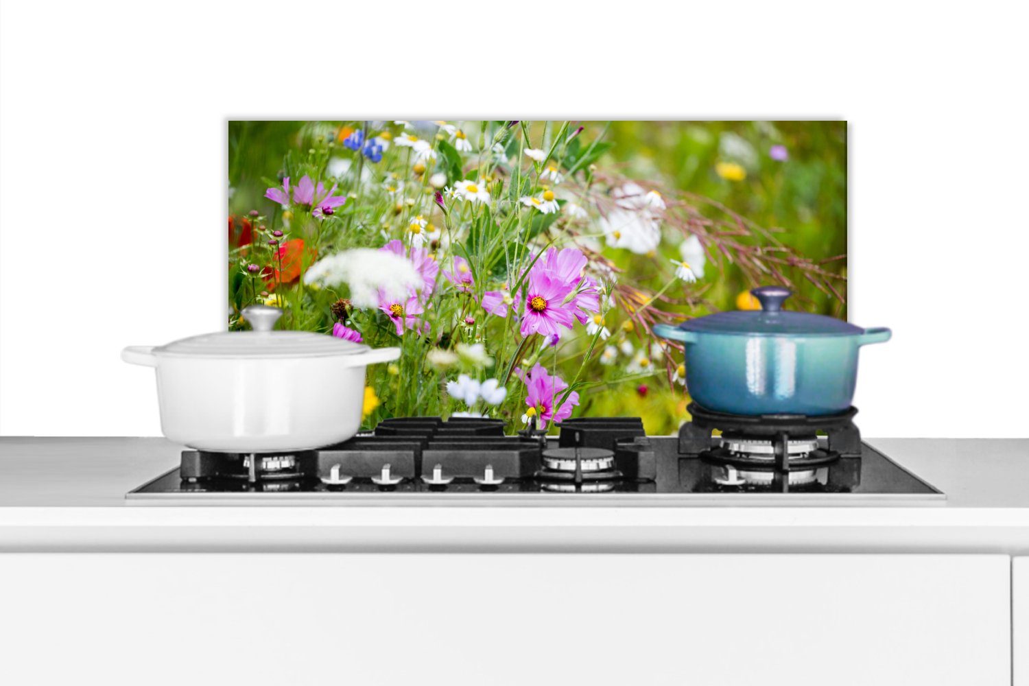 MuchoWow Küchenrückwand Blumen - Natur - Grün - Gras - Lila - Weiß, (1-tlg), 60x30 cm, Wandschutz, gegen Fett und Schmutzflecken für Küchen