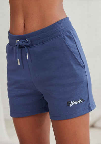 Bench. Loungewear Shorts mit Logodruck und Stickerei