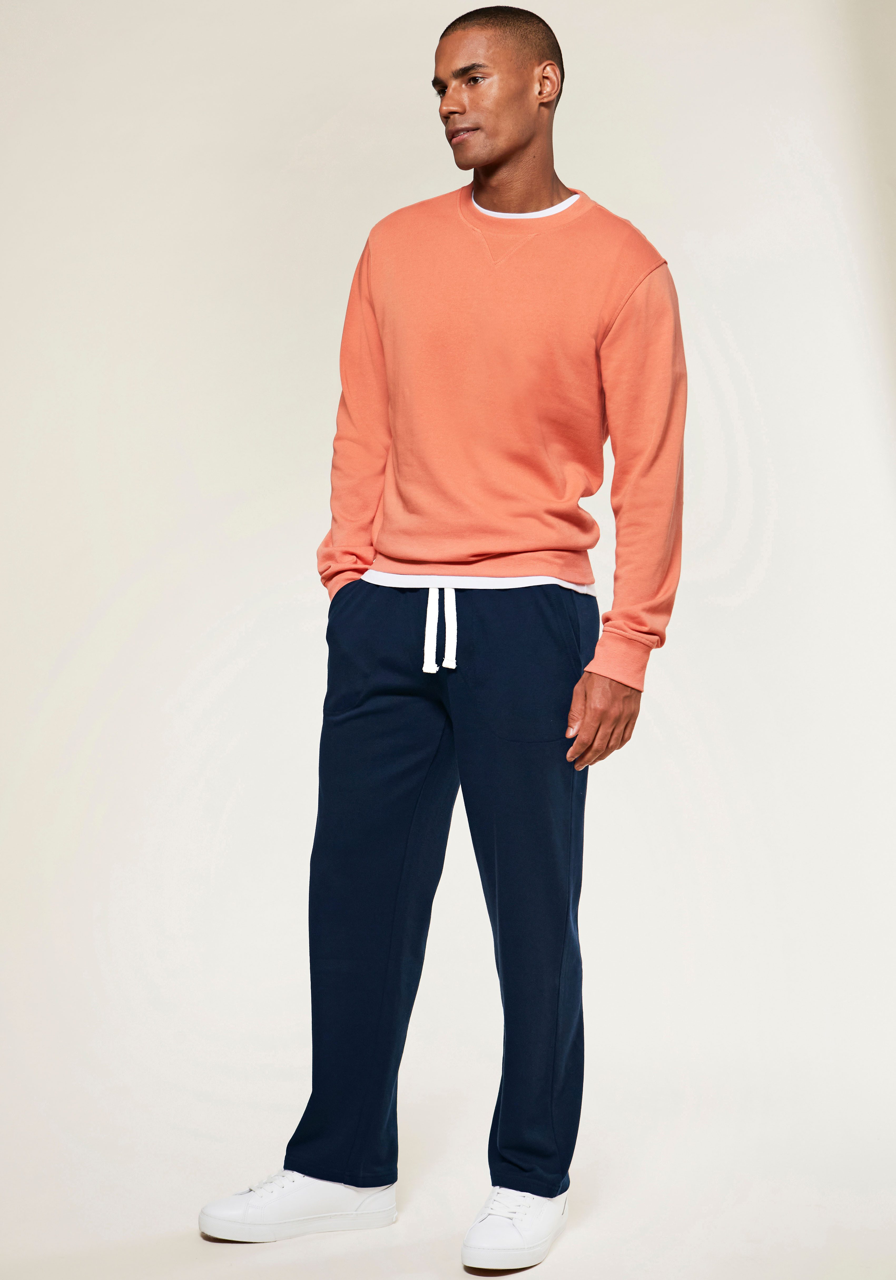 KangaROOS Sweatshirt mit Rundhalsausschnitt mit coolem Rippeinsatz am Ausschnitt vorn