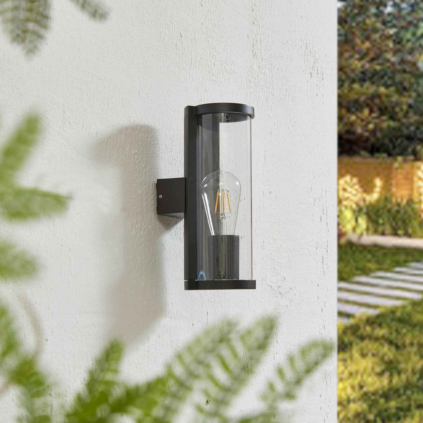 Lucande Außen-Wandleuchte Zanta, Metall, Schwarz IP65, 1 x 15 W LED